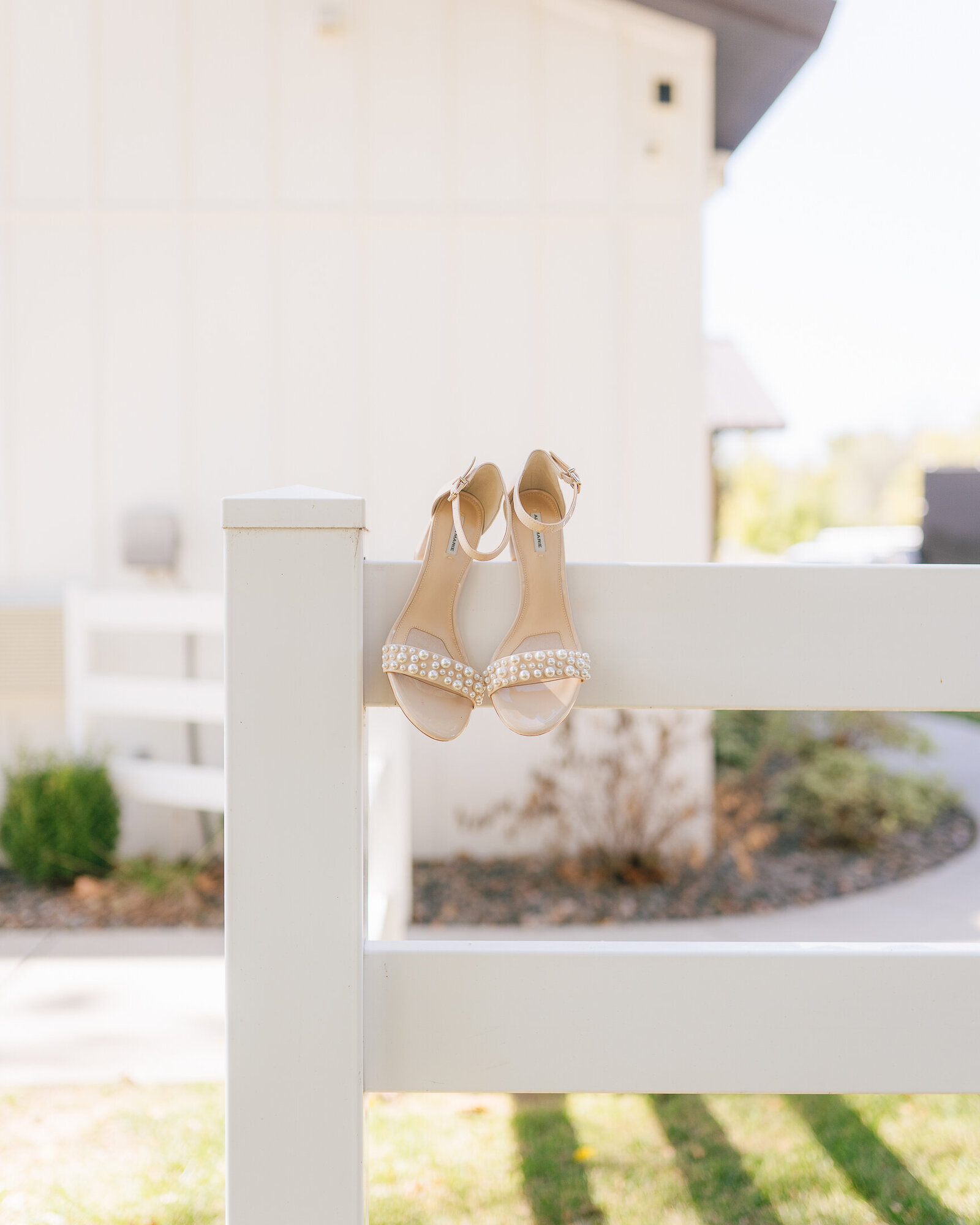 Saenz The Farmhouse KC Event Venue Wedding11