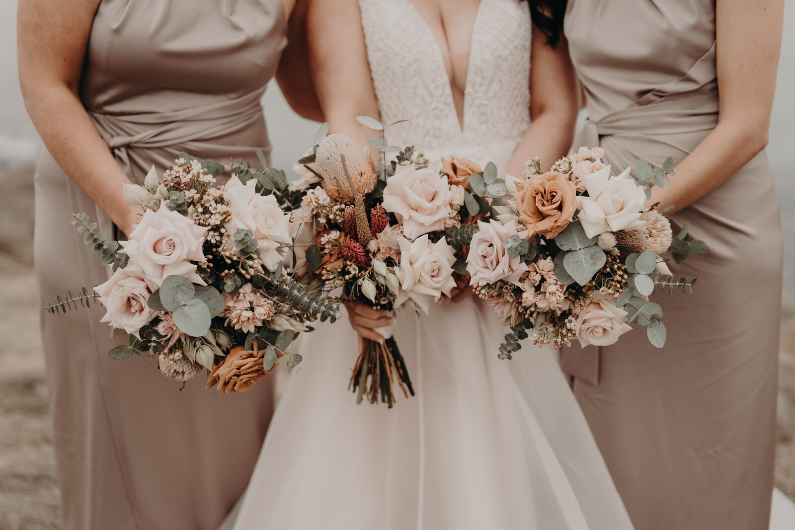 Phillip_Island_Wedding_blush_bouquet_Morrie_and_Maisie1