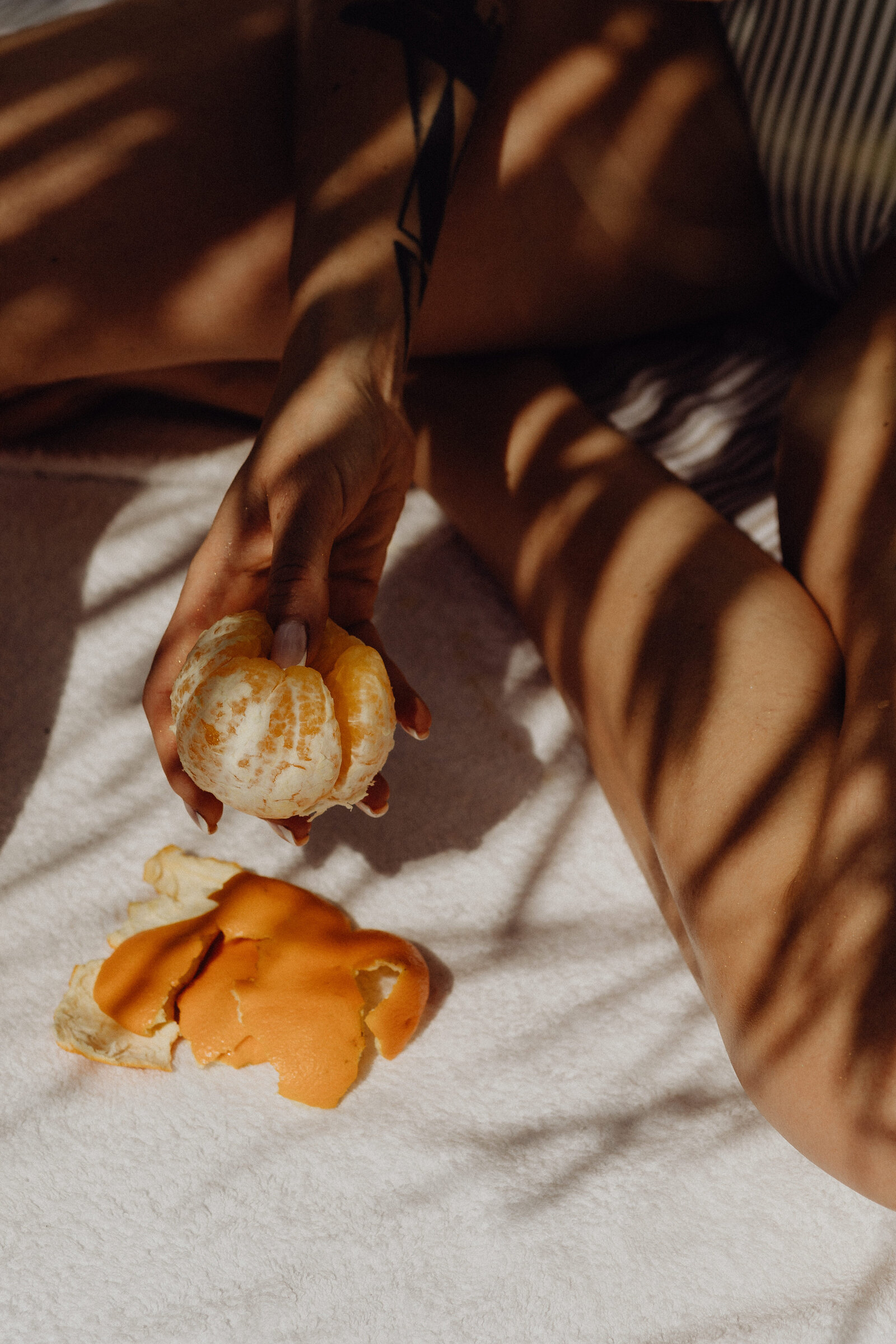 kaboompics_golden-glow-embracing-beach-vibes-and-the-perfect-tan-32465