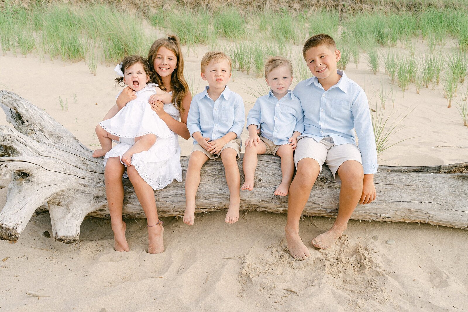 Michigan-City0Beach_Extended-Family-Photography_Katie-Whitcomb_Fumo_0005