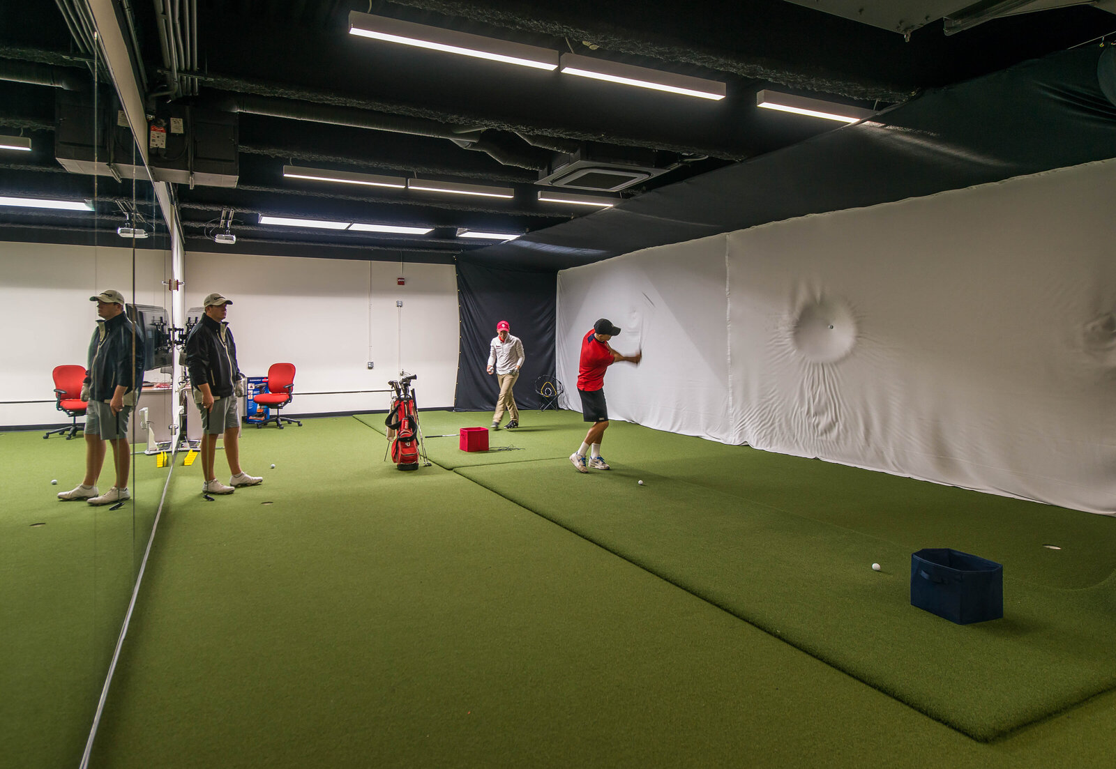 4 St John's University Golf Simulation Lab DesBrisay & Smith Architects Institutional Fitness