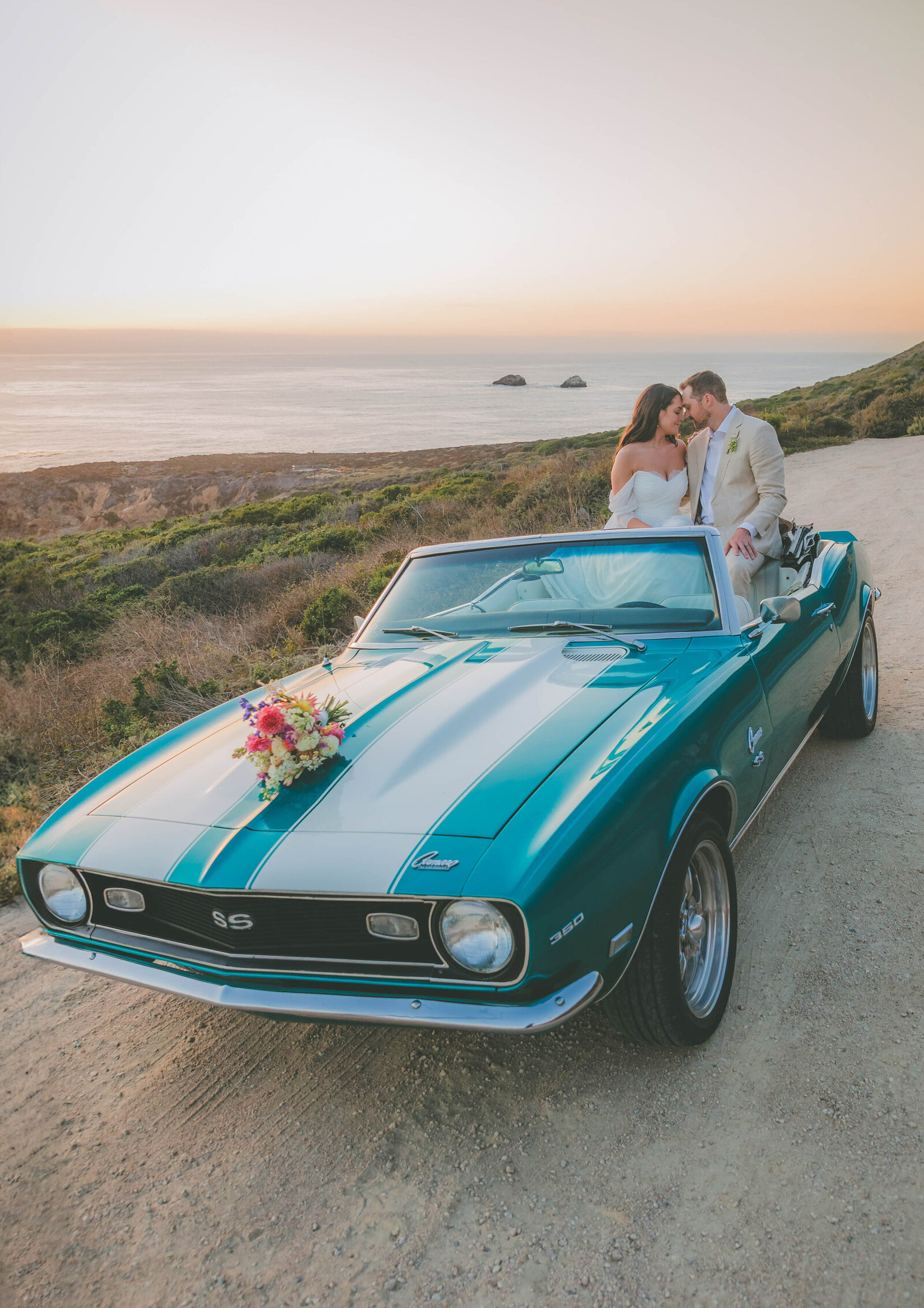 big-sur-vintage-car-elopement