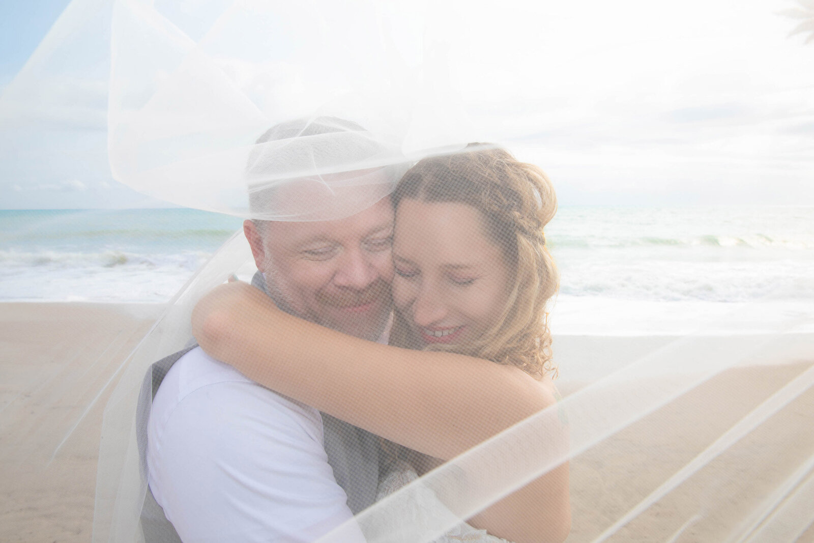 wedding photos at the beach