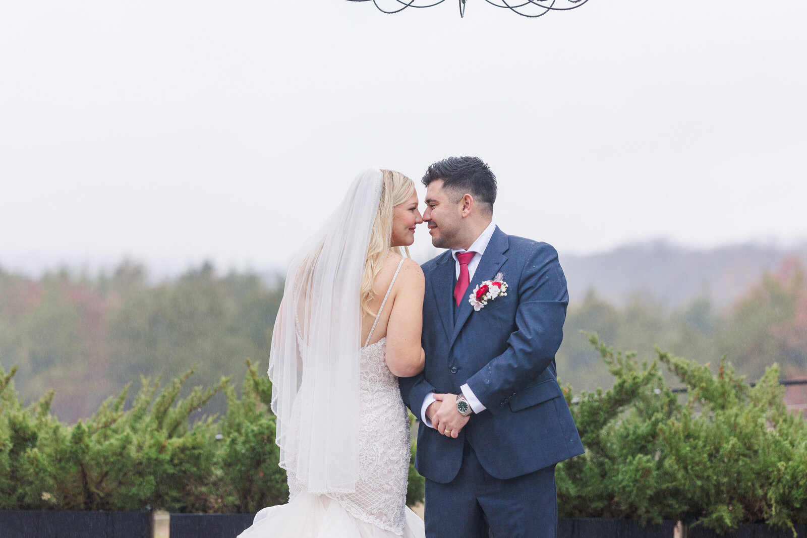 Bride-and-groom-wedding-photography-poses-ideas
