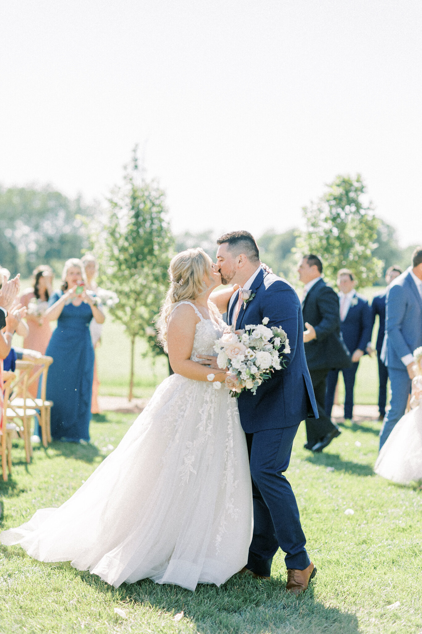 magnolia-hill-farm-ohio-wedding-venue-photographer-laura-bill-55