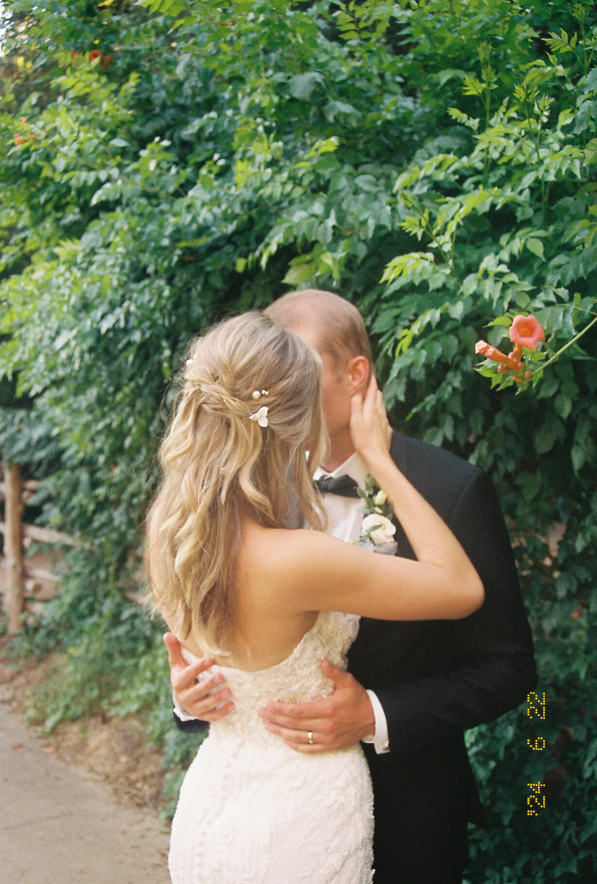 0725698_0725698-R4-058-27A