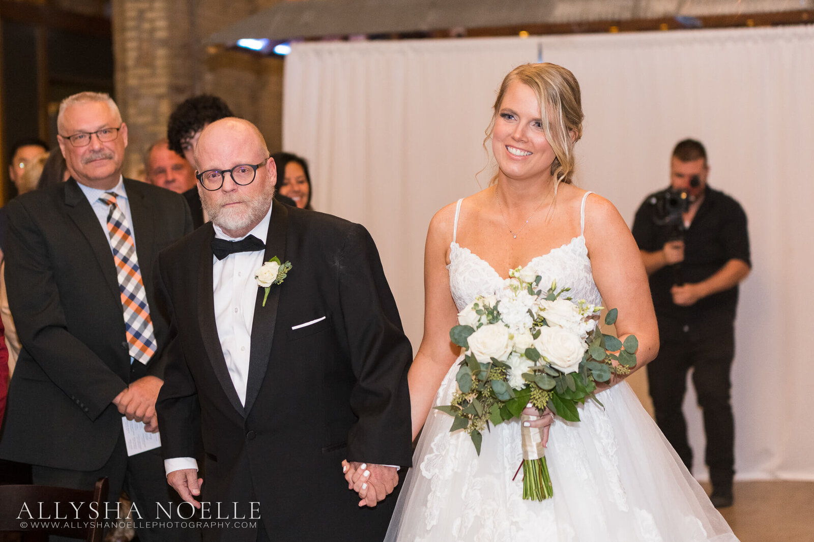 Wedding-at-The-Factory-on-Barclay-in-Milwaukee-0780