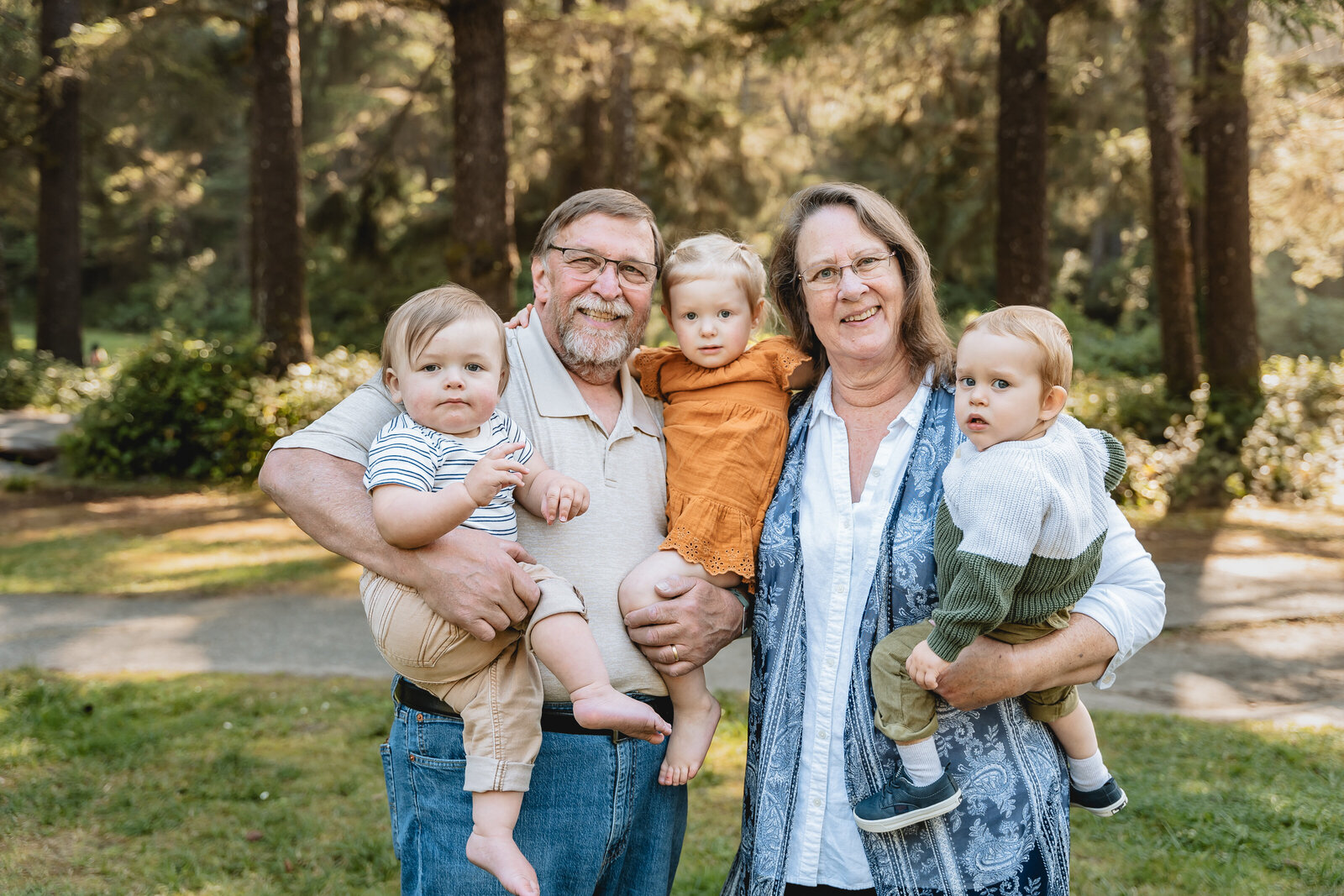 Family Photographer in Lincoln City, Oregon 