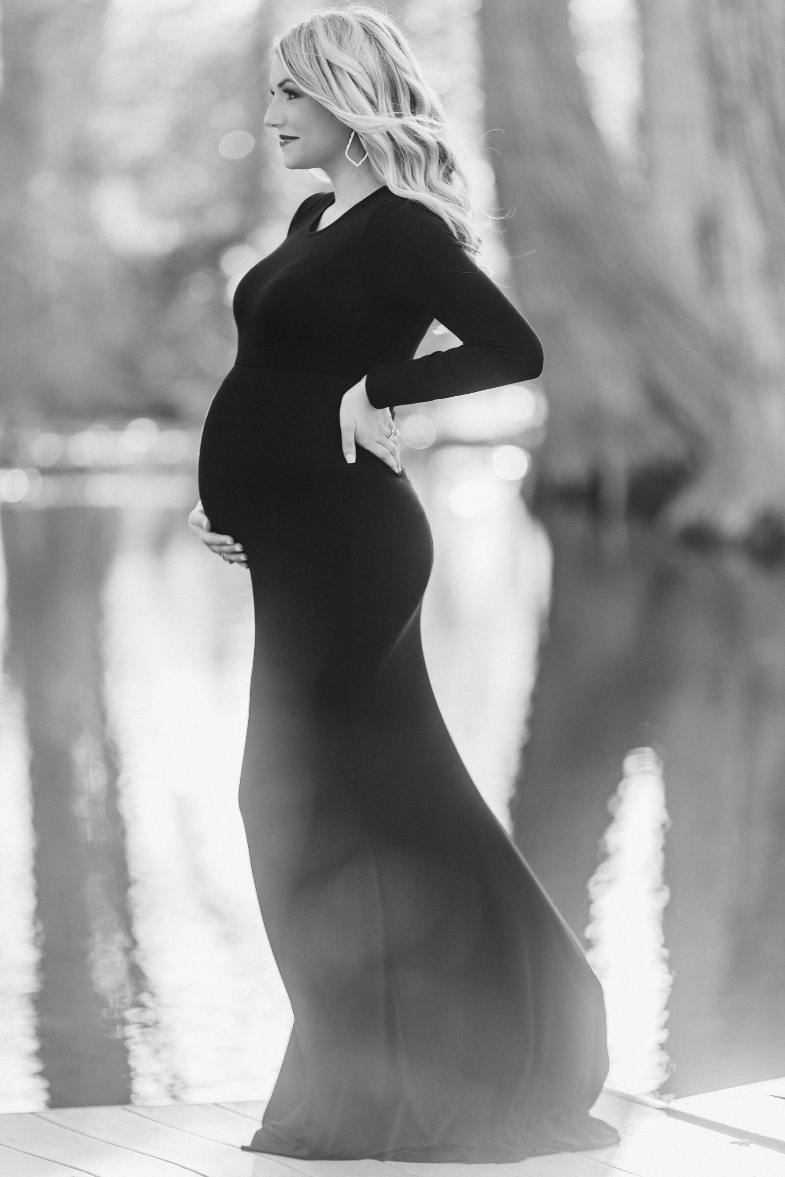 pregnant-woman-in-black-dress