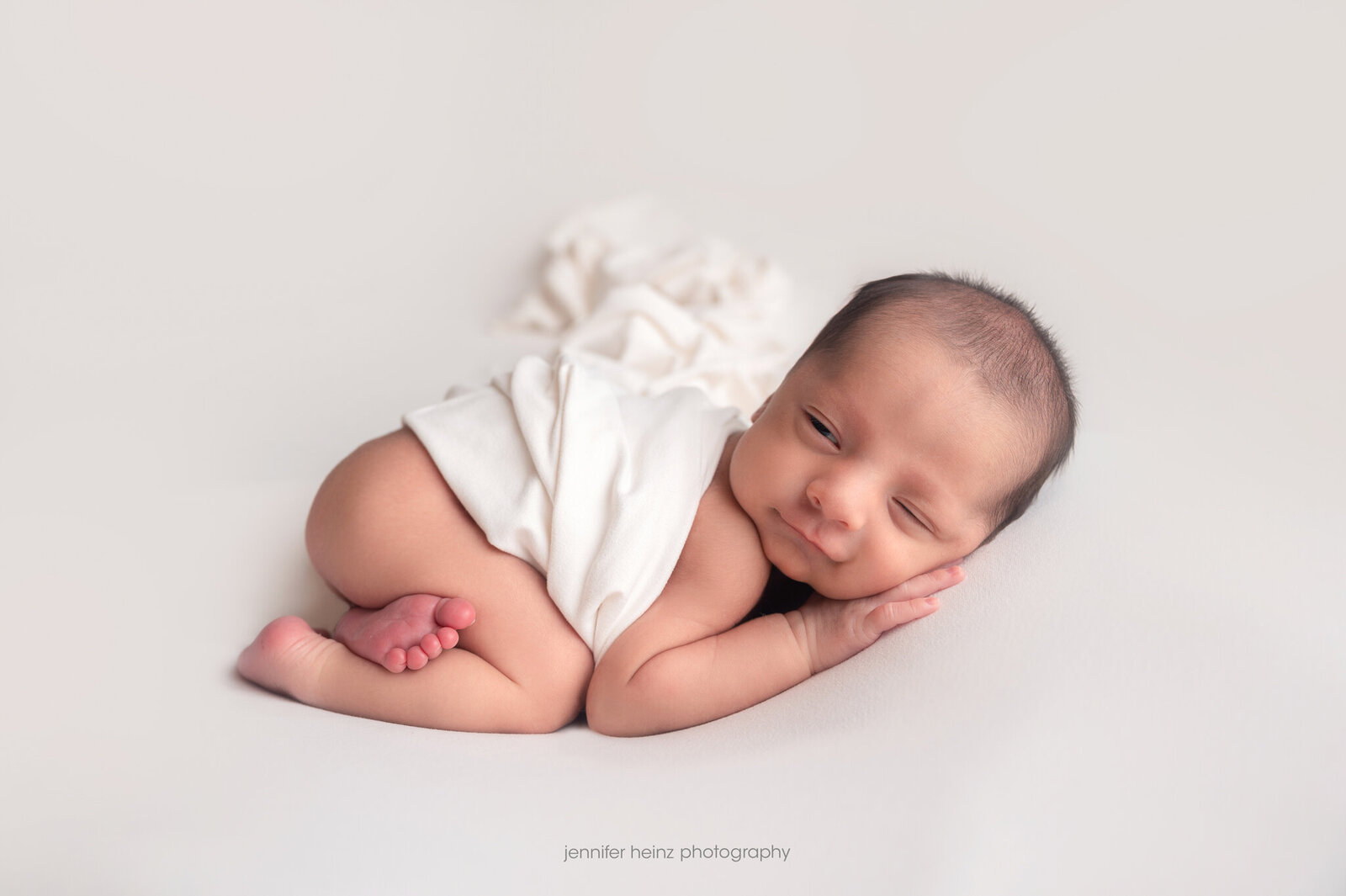 chester-county-newborn-tummy
