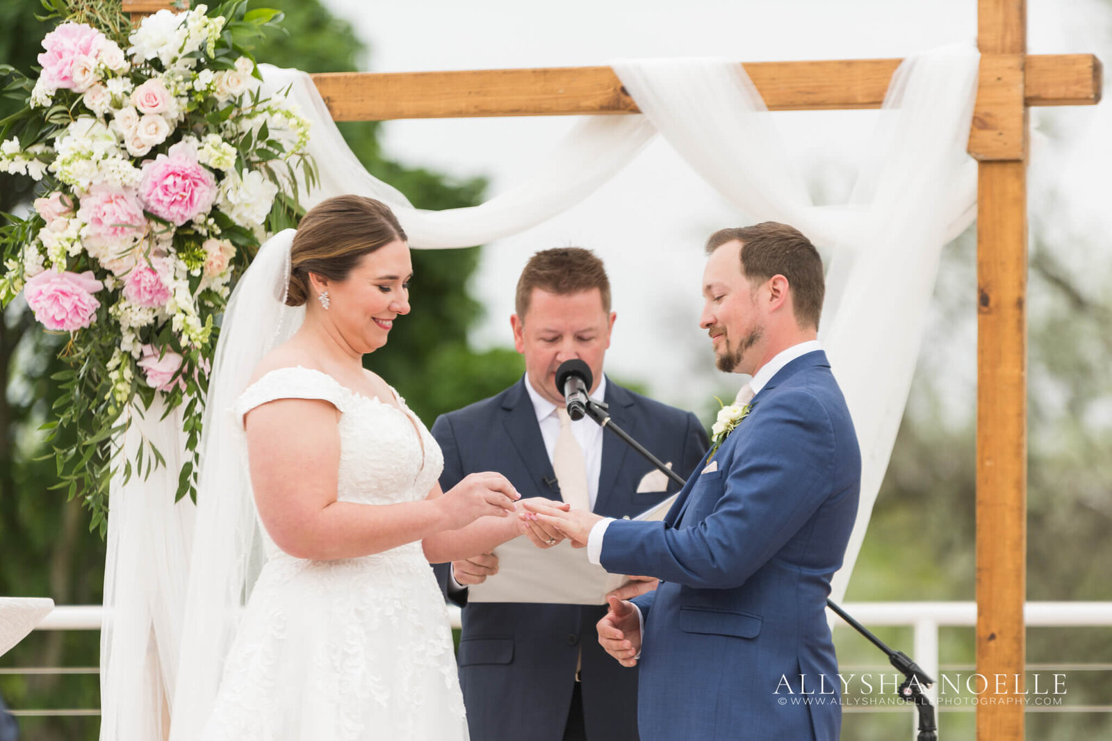 Wedding-at-River-Club-of-Mequon-633