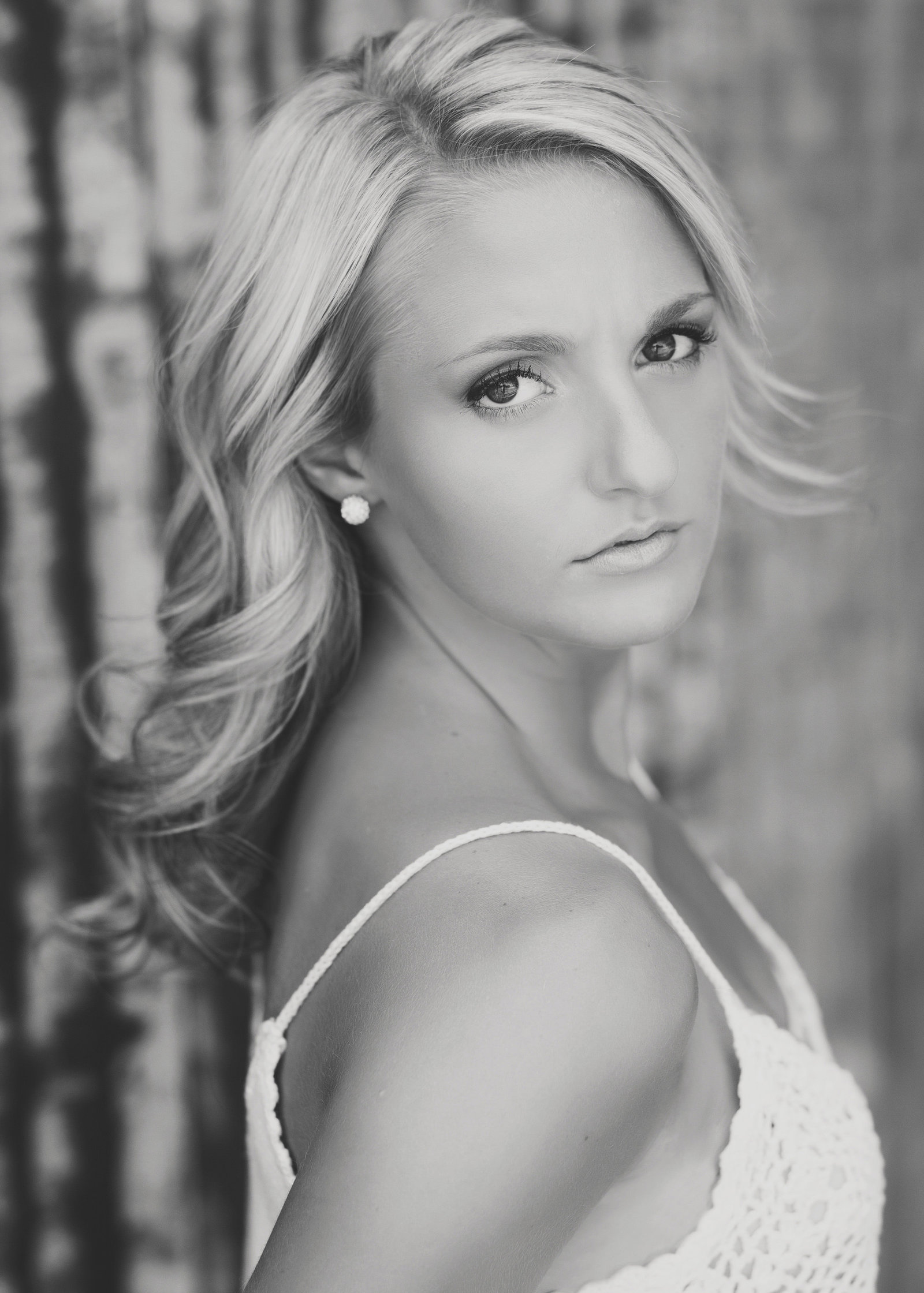 rustic senior photo ideas