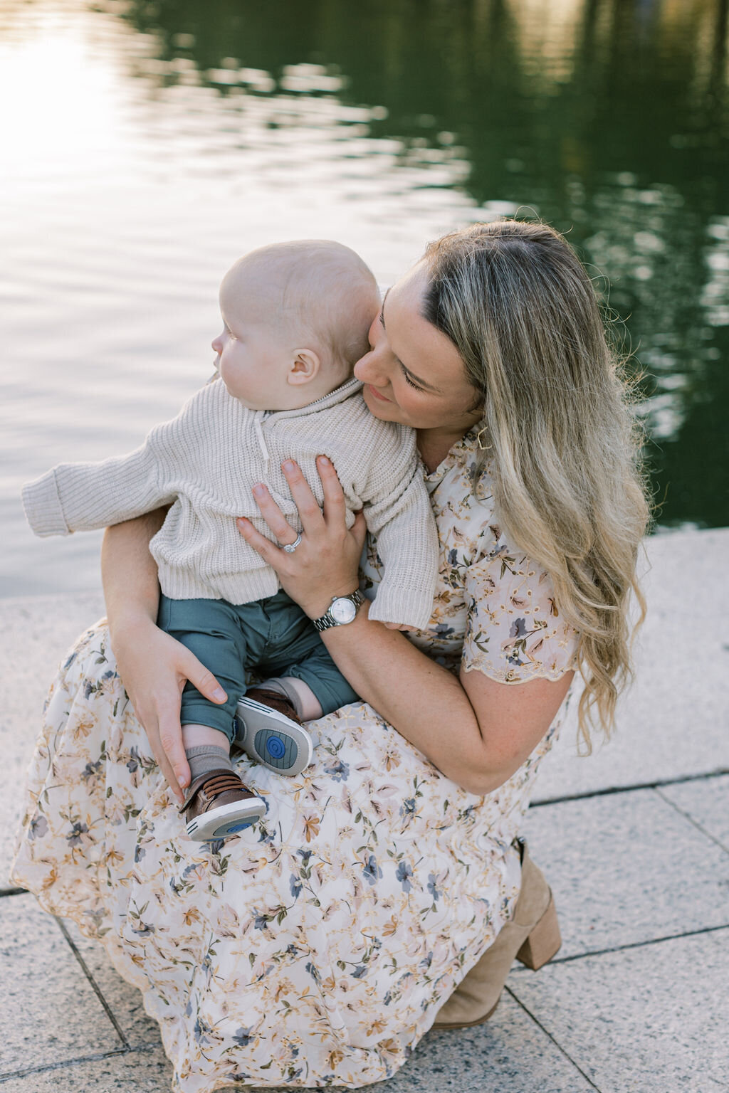 DC Reflection Pond Maternity Portraits | Adela Antal Photography