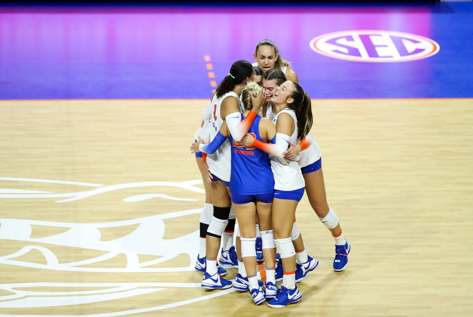 Huddle_HappyGators__230924_9354_CatherineMcCarthy