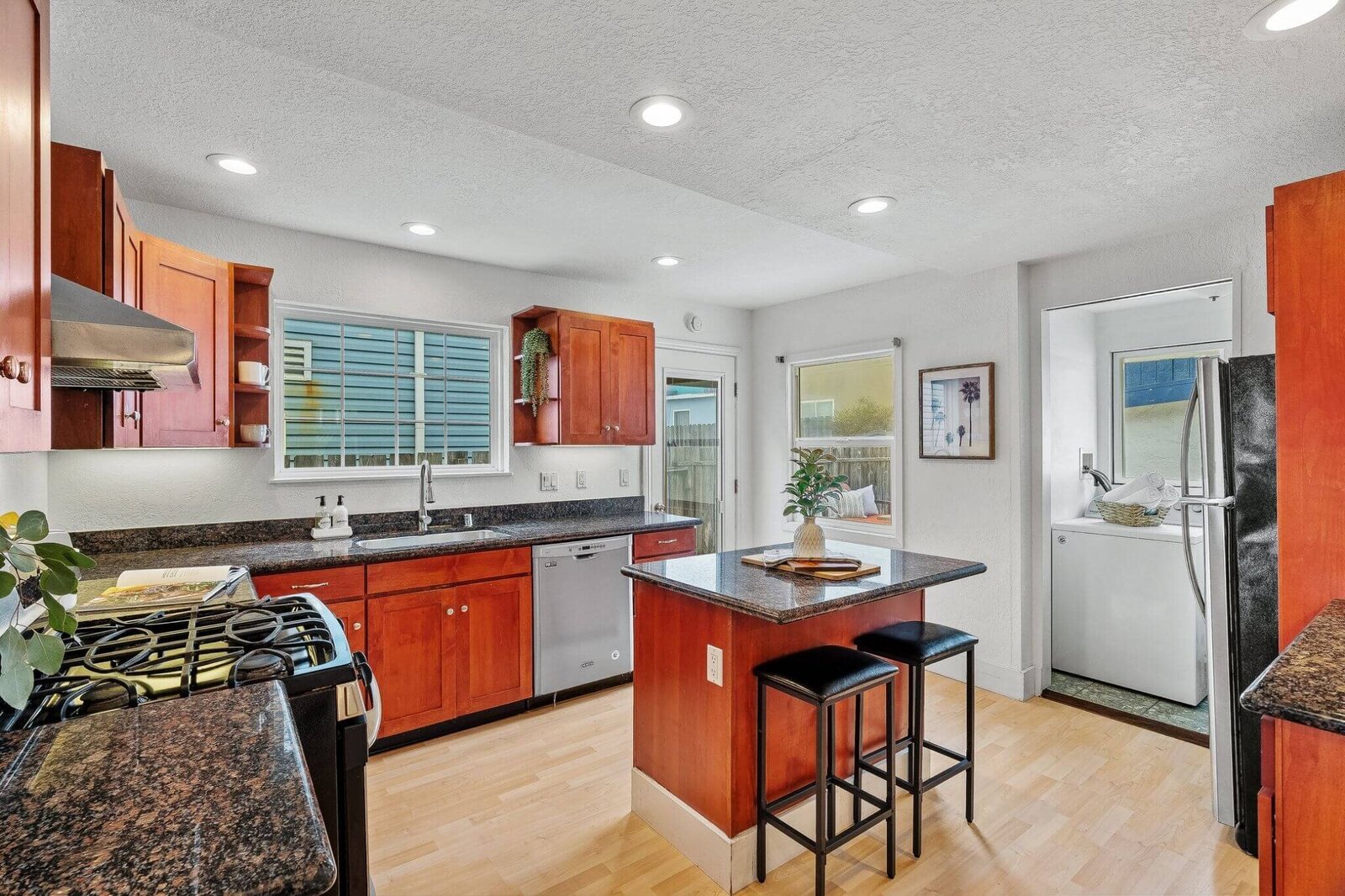 mls13_michael-jimenez-pacifica-real-estate-agent-homes-for-sale-kitchen