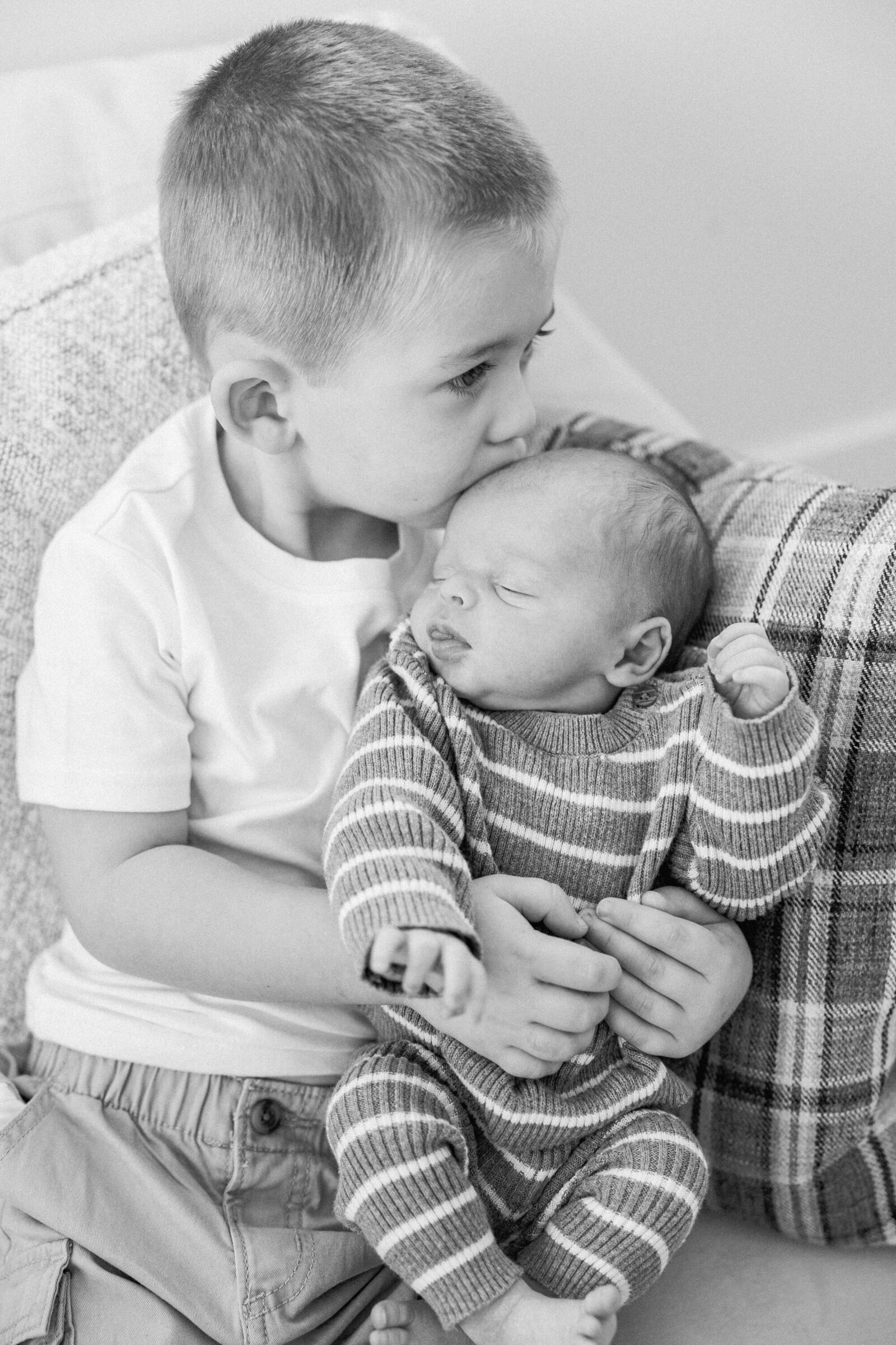 NEWBORN FAMILY REGIE ANN WITH KYLEE ANN STUDIOS0027