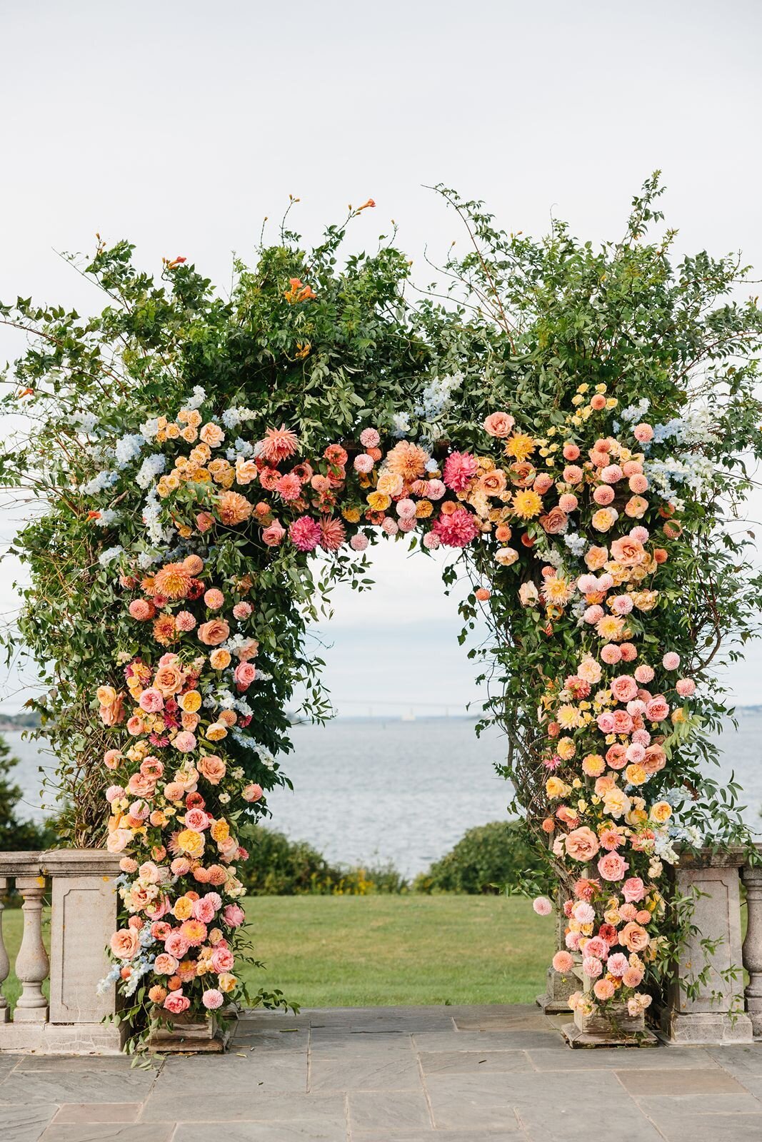 leila-james-events-newport-rhode-island-luxury-wedding-planner-castle-hill-inn-venue-erin-mcginn-wedding-photographer-bright-florals-CH0484 copy