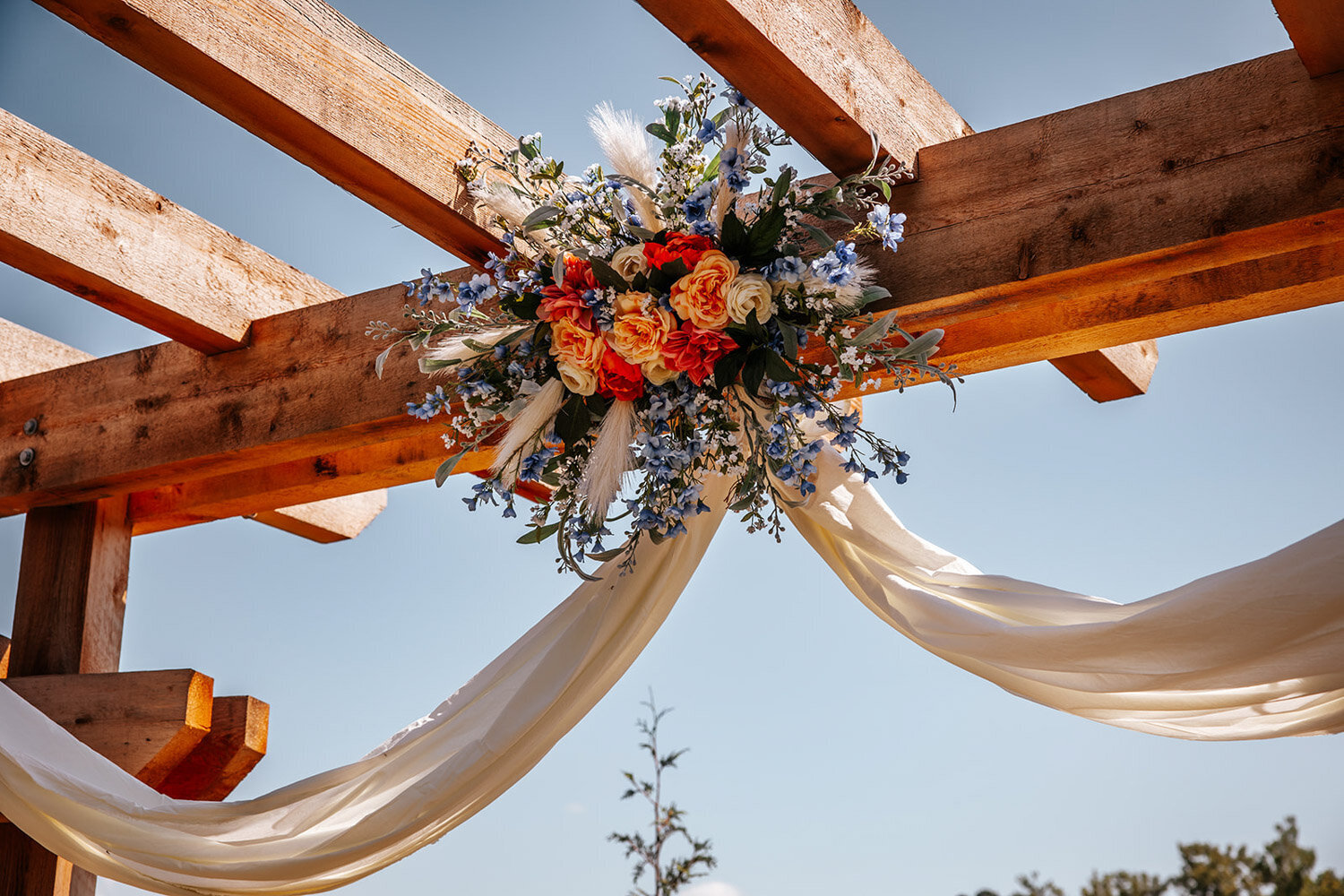 Floral design of pergola