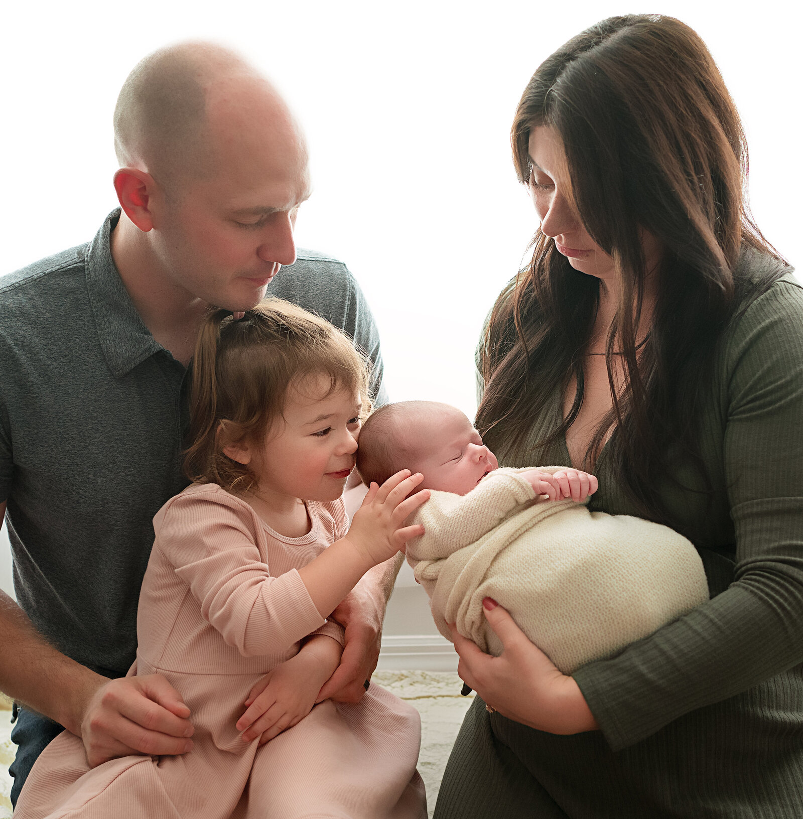 Buffalo, NY and Rochester, NY lifestyle newborn photographer. Jessica Stewart Photography. modern newborn photography.  (27)