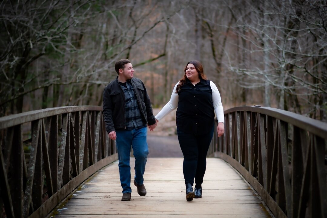 Gatlinburg_Bridge_Couple