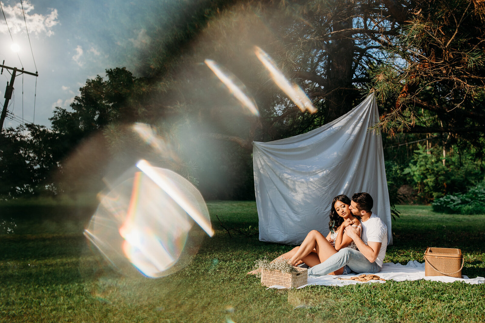 PLYMOUTH_MICHIGAN_GRAYES_GREENHOUSE_COUPLES_PHOTOGRAPHER_COURTNEY_LUSHAJ_PHOTOGRAPHY_10
