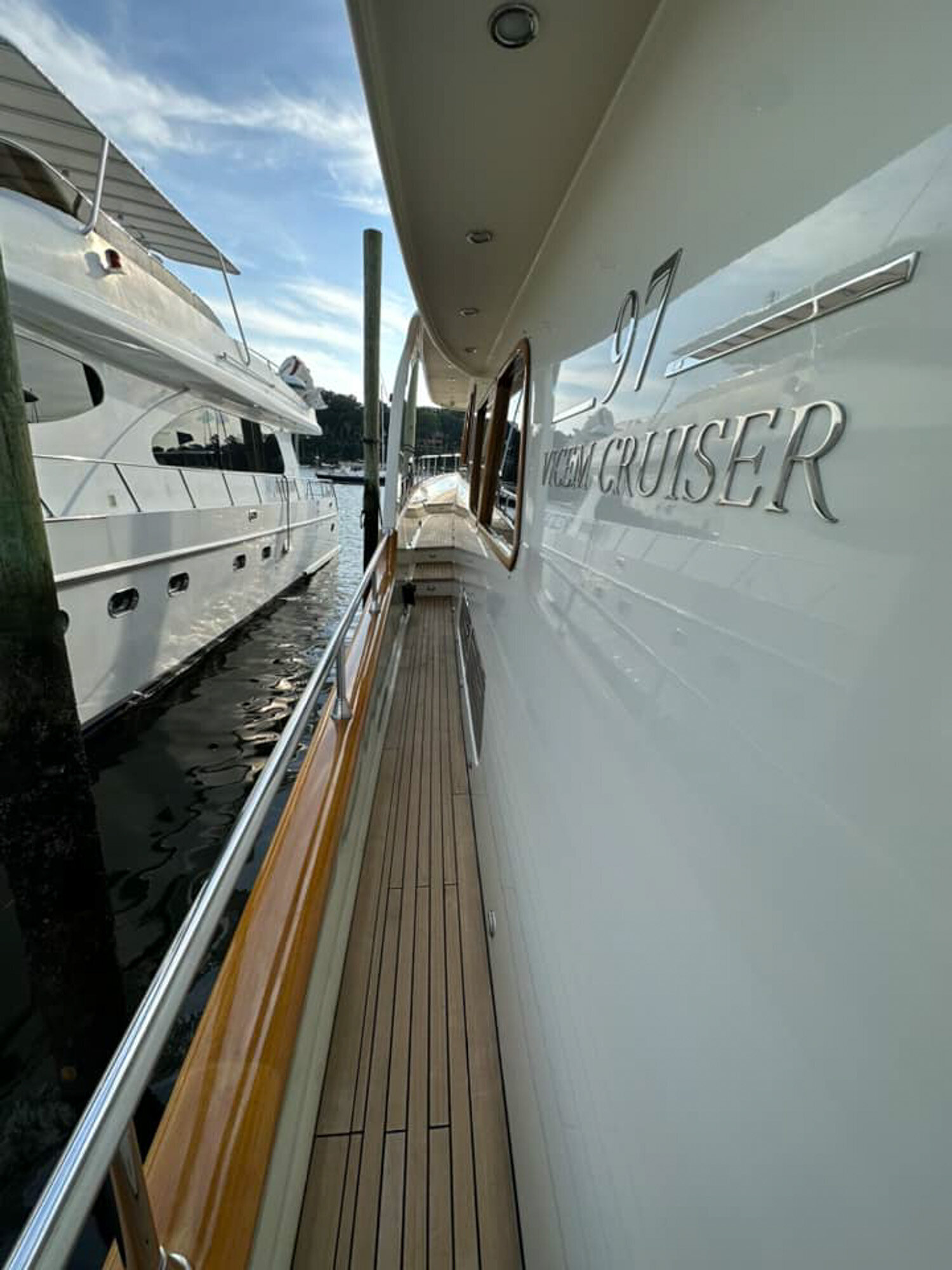 Vicem Cruiser yacht deck after detailing