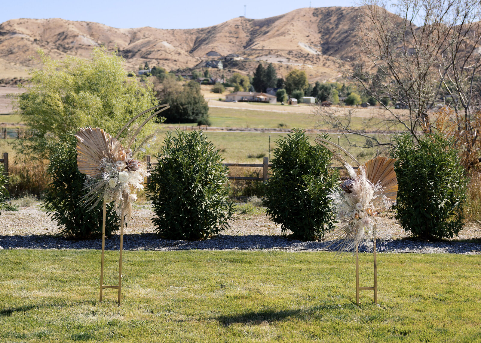 september-wedding-emmett-idaho-autumn-summer-black-tie-kayla-lucio-photo-castaneda-details-57