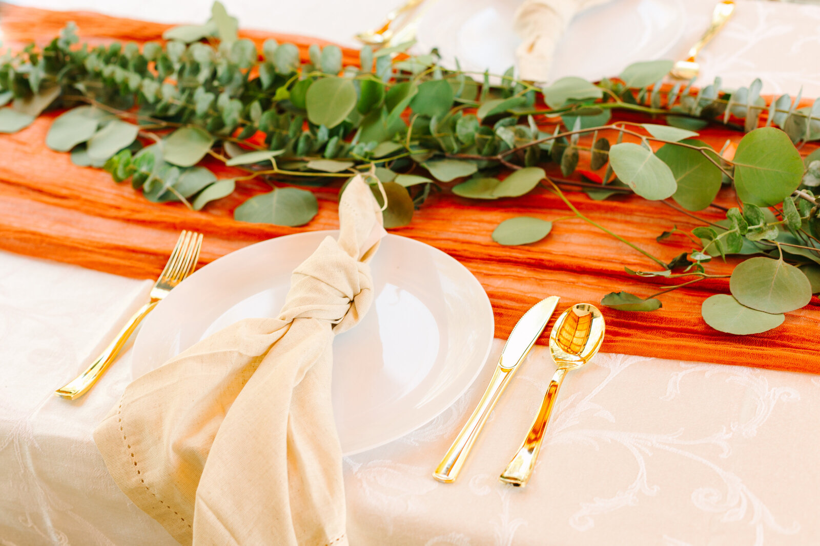 Colorful and boho details at an intimate elopement at a cabin at Big Bear Lake, California.