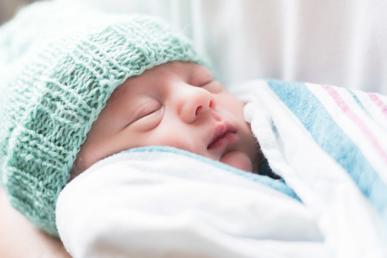 Charlotte-newborn-photographer-baby-family-hospital
