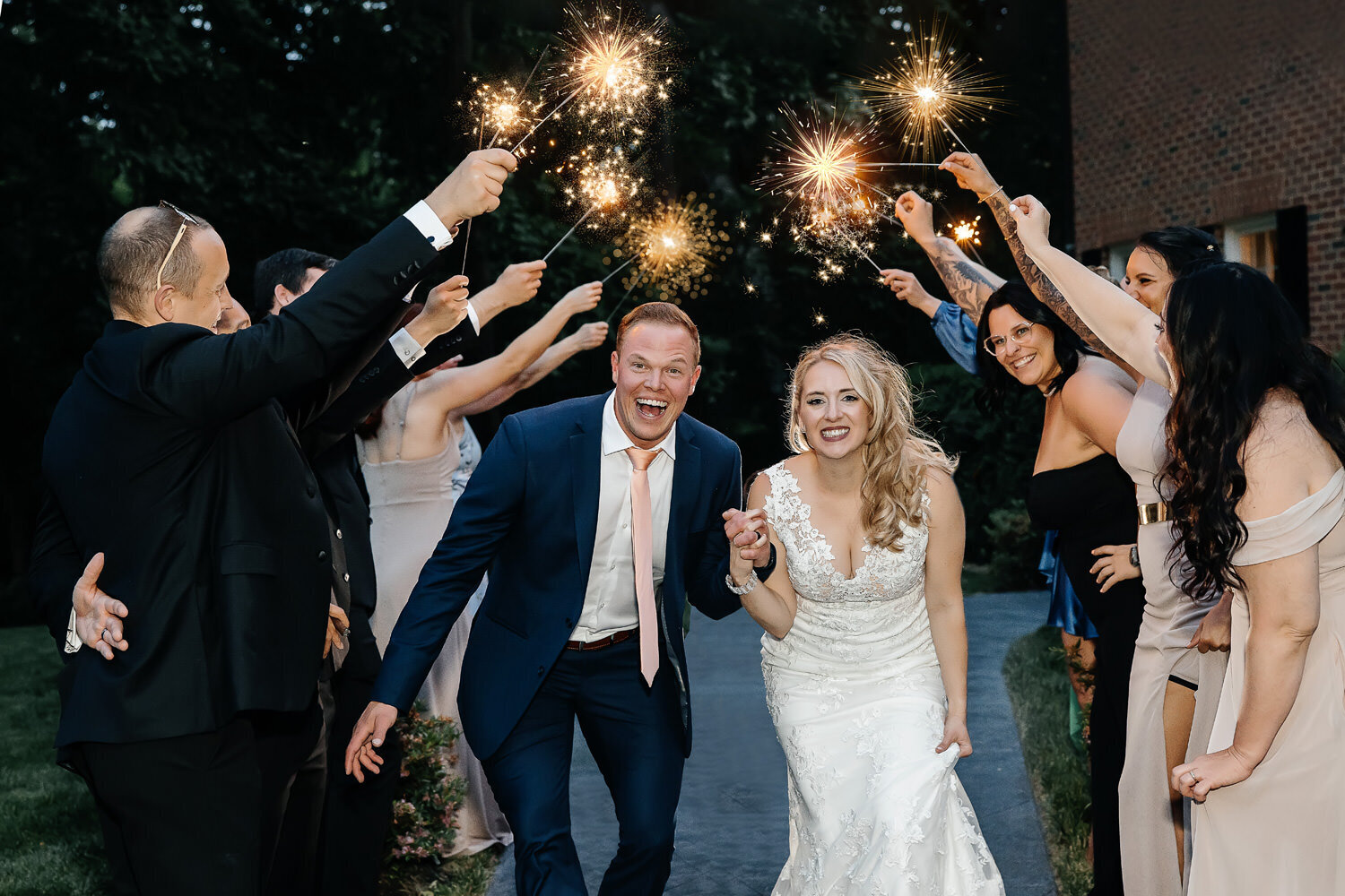 Smokeless+ash-less+sparklers+Grand+Wedding+Exit.3509