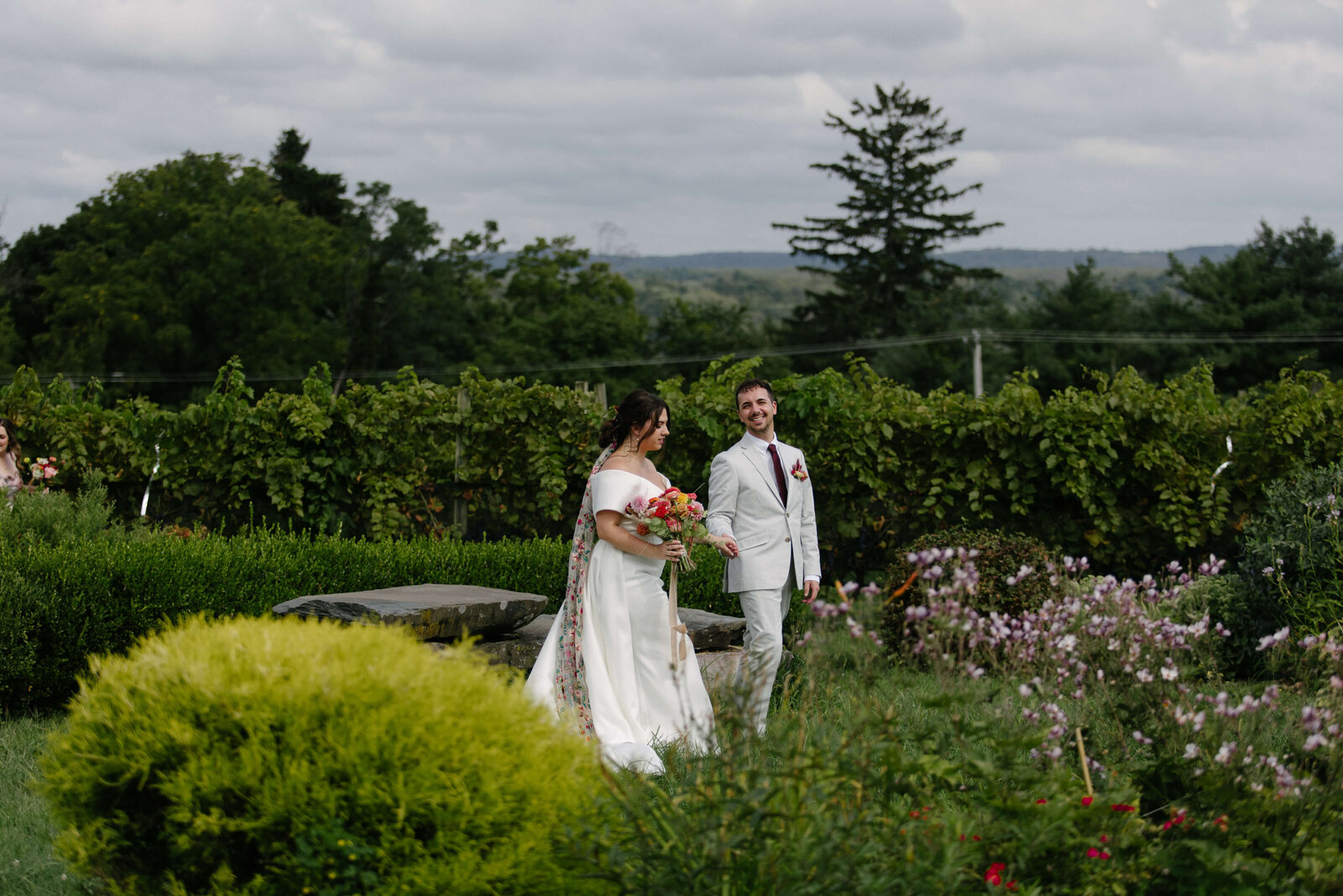 red-maple-vineyard-wedding-photographer-hudson-valley-026