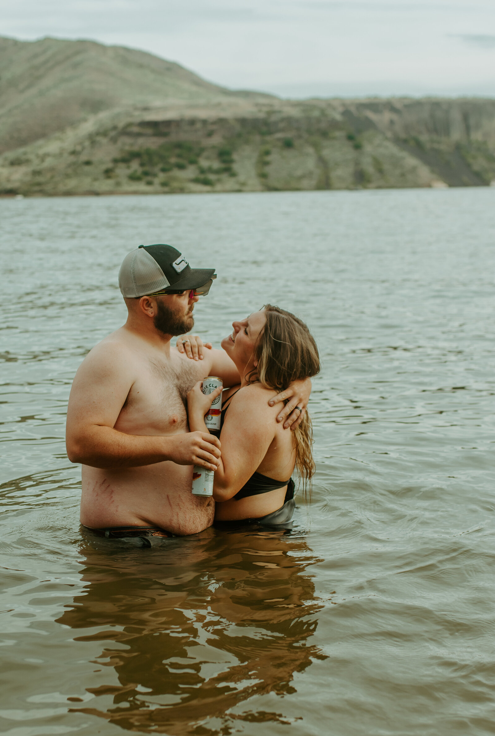 playful-summer-lakeside-couple-boise-idaho-amanda-brooke-photos-55