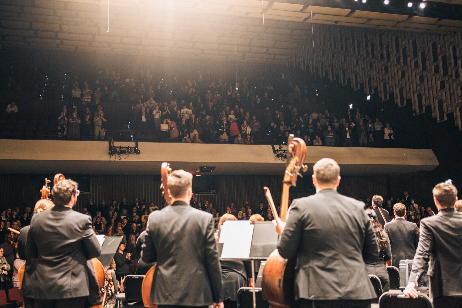 125th Anniversary year performance Standing Ovation in the spotlight