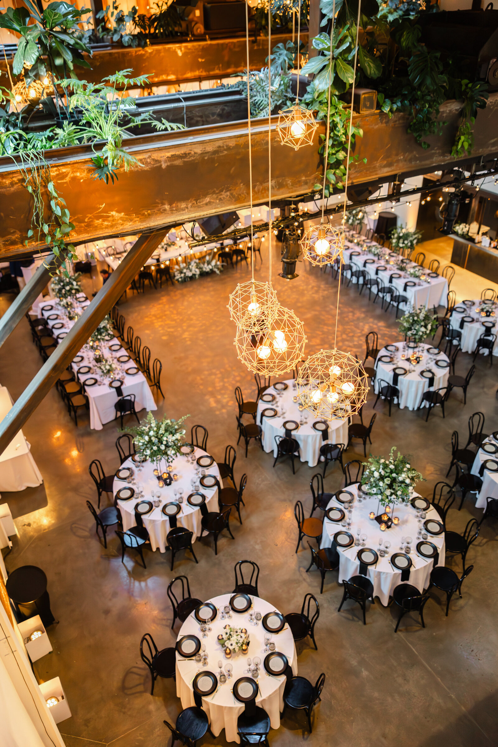 Black-white-green-modern-wedding-107