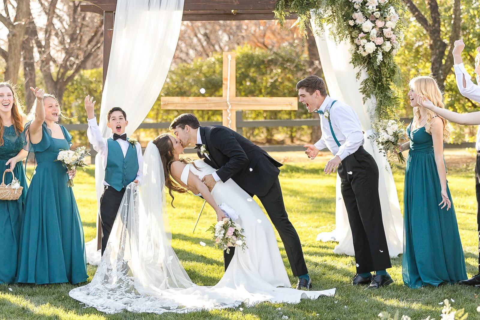 Phoenix-Wedding-Photographer-and-Videographer-Venue-at-the-Grove-WoodWed-1454