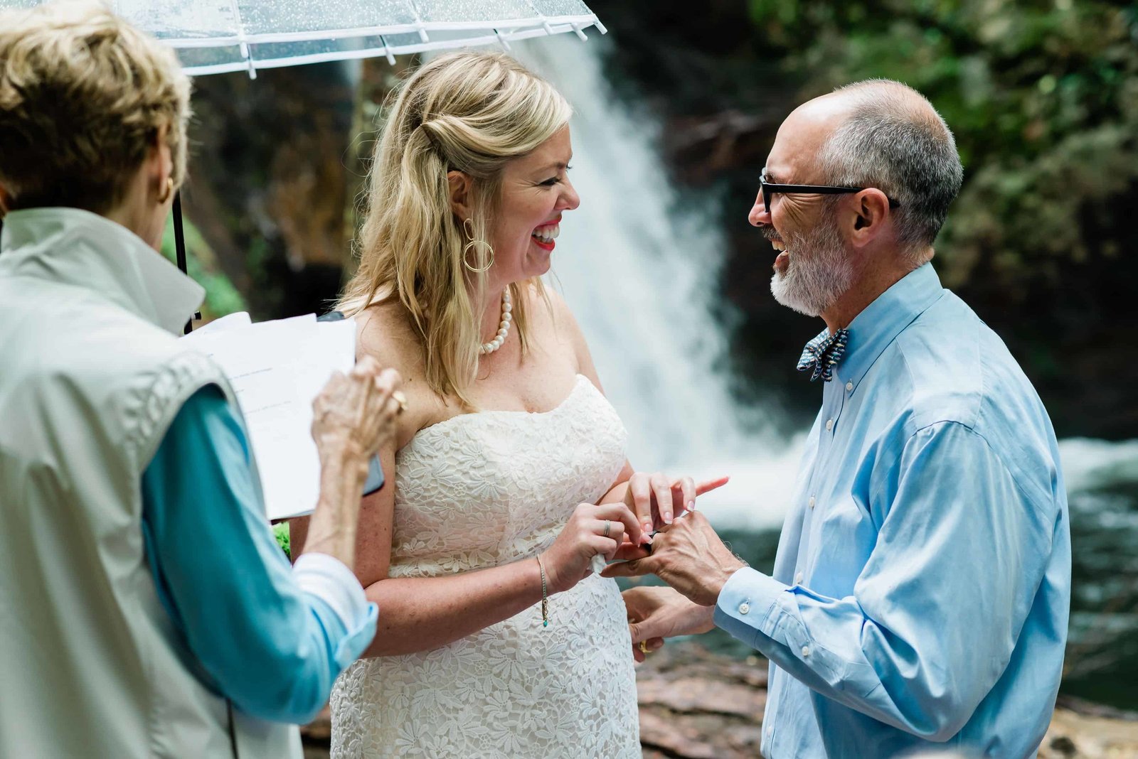 Asheville-Adventure-Wedding-and-elopement-Photographer-for-Pisgah-National-Forest-hiking-elopements-and-hiking-weddings