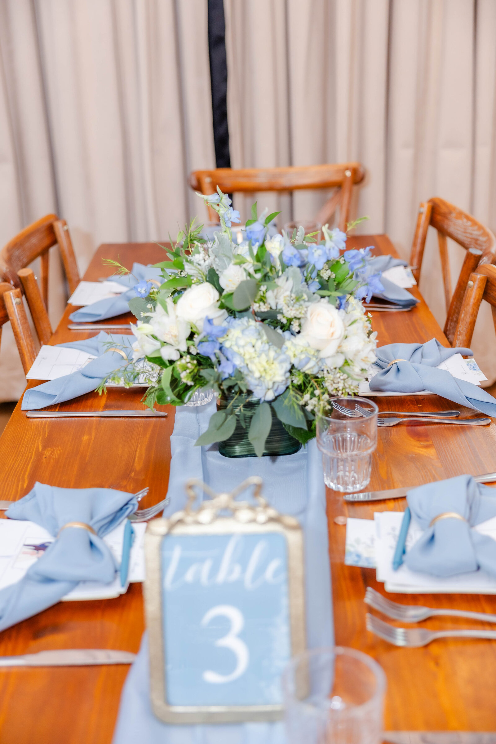 blue-white-bridal-shower-table-setting