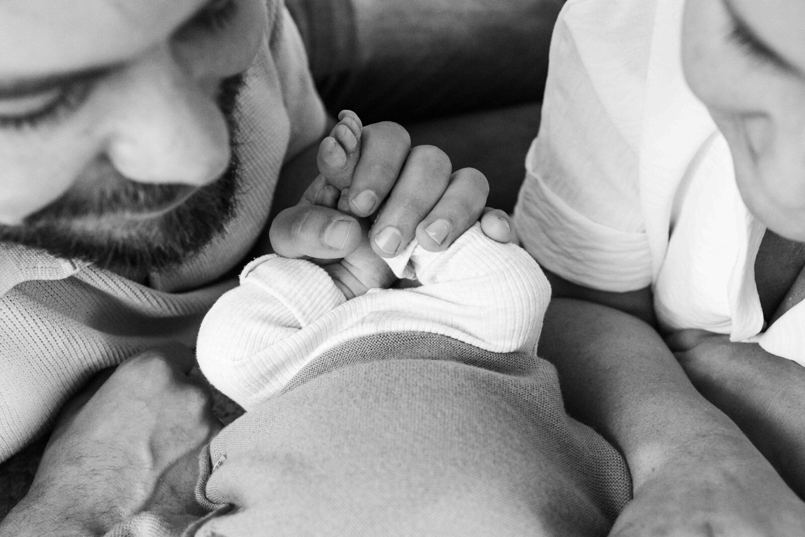 Getframedphotography25-newbornHW-2