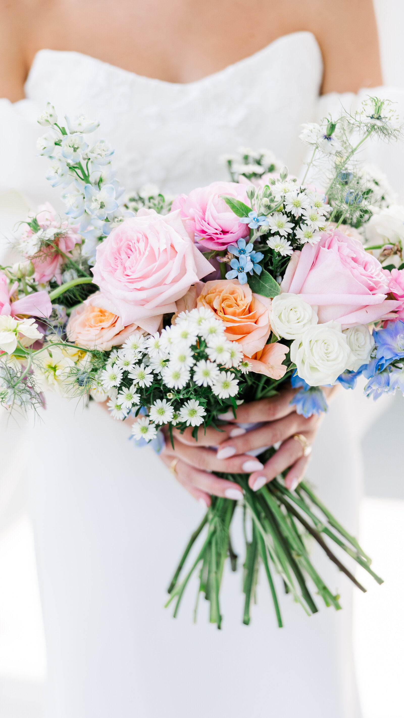 abby-bell-photography-wedding-shelby-whitt-bridal-bouquet