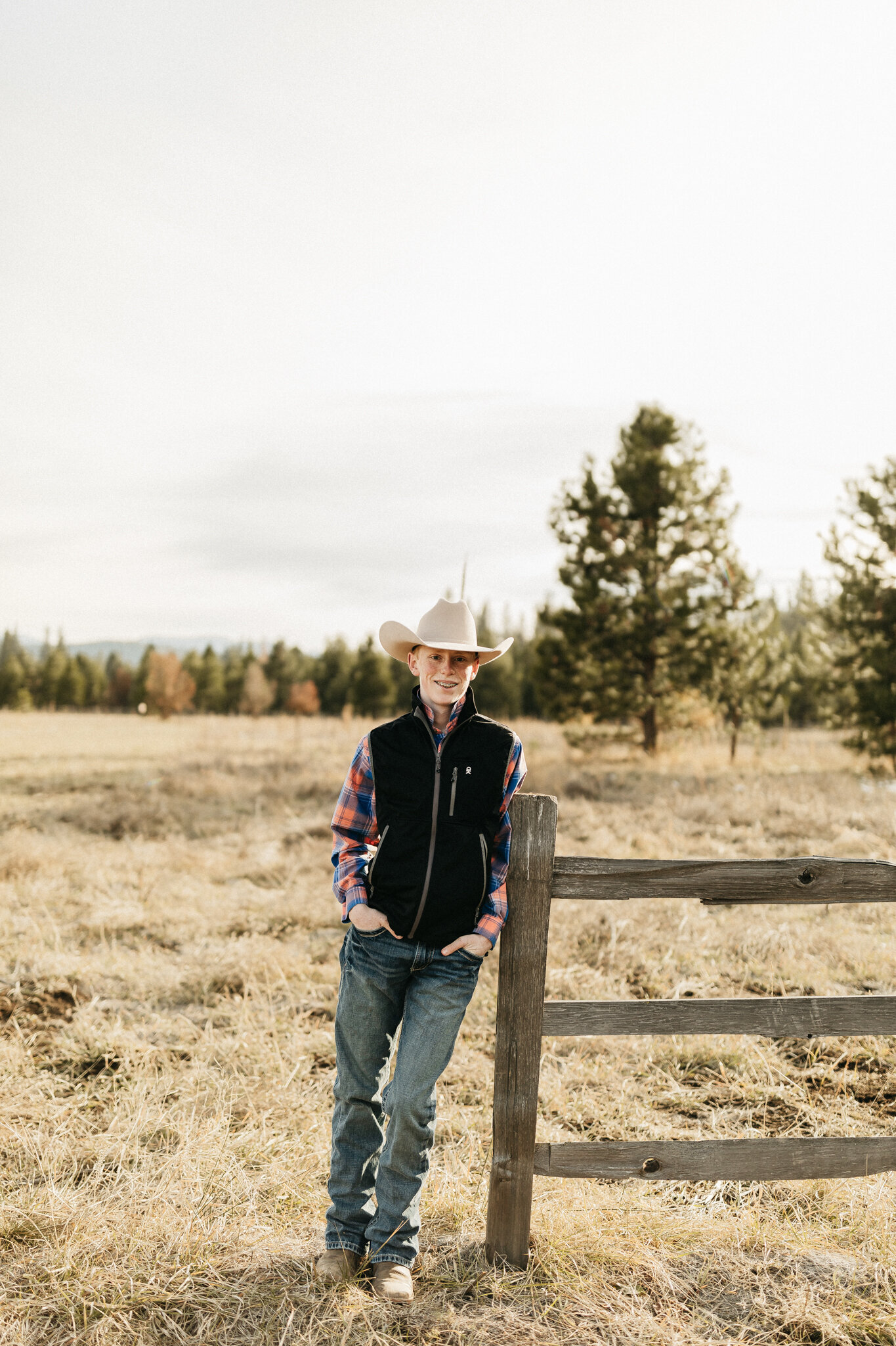 London-TharsingYreka-High-School-Senior-Photos-2
