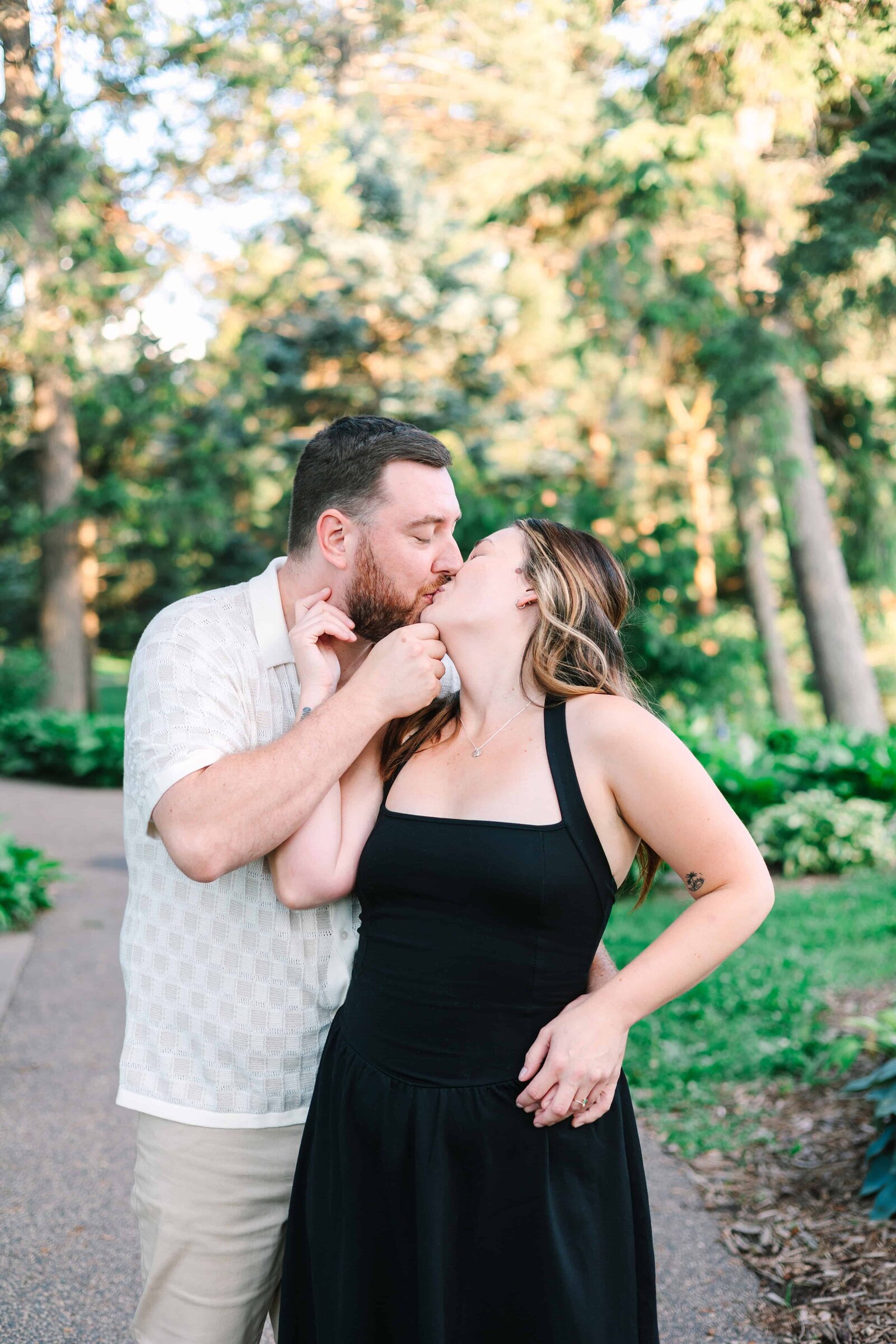 Como-Park-St-Paul-Minnesota-Engagement-Photo-Willow-And-Rove-84