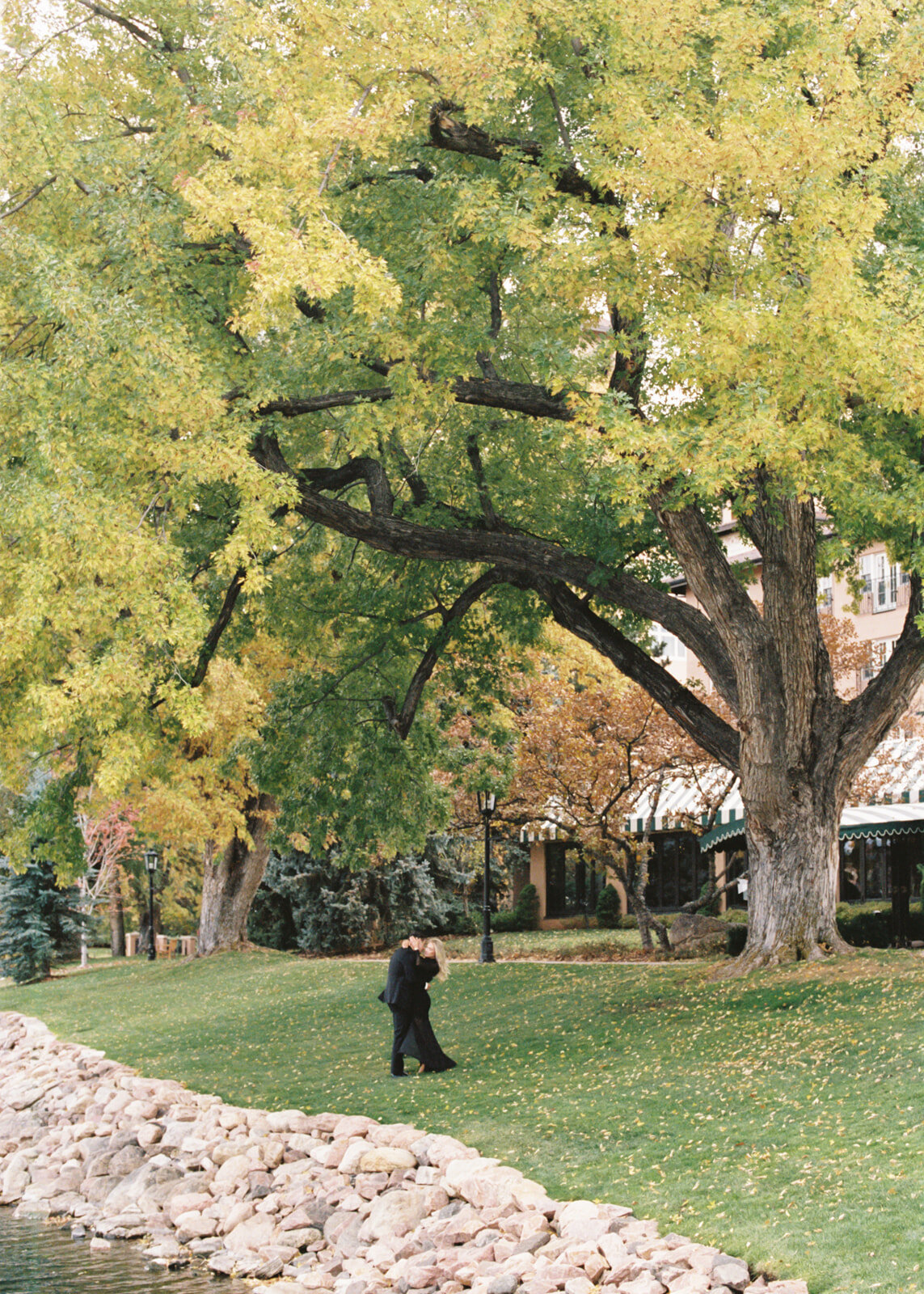 11.5-Kelsey-Matt-Broadmoor-Engagement-Meredith-Diamond-film-9