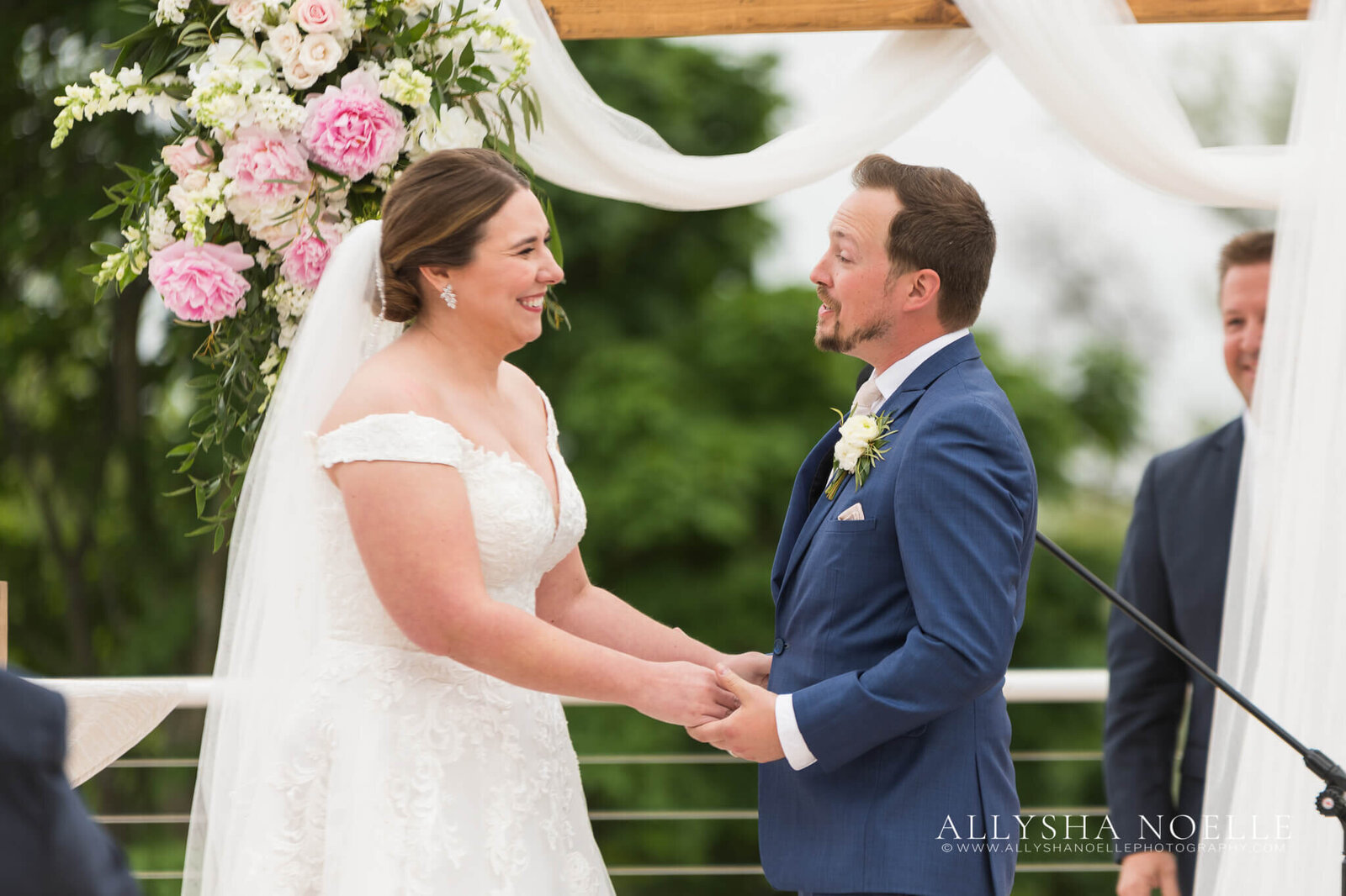 Wedding-at-River-Club-of-Mequon-638