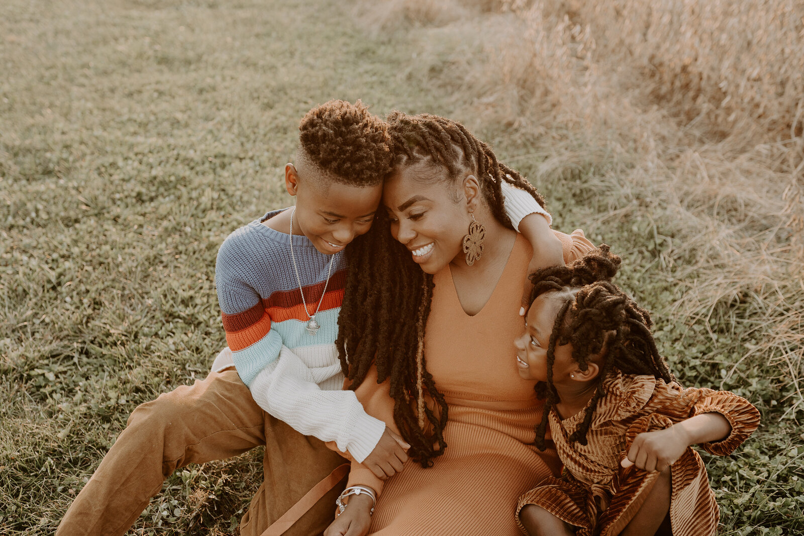 family-session-fredericksburg-field-nature