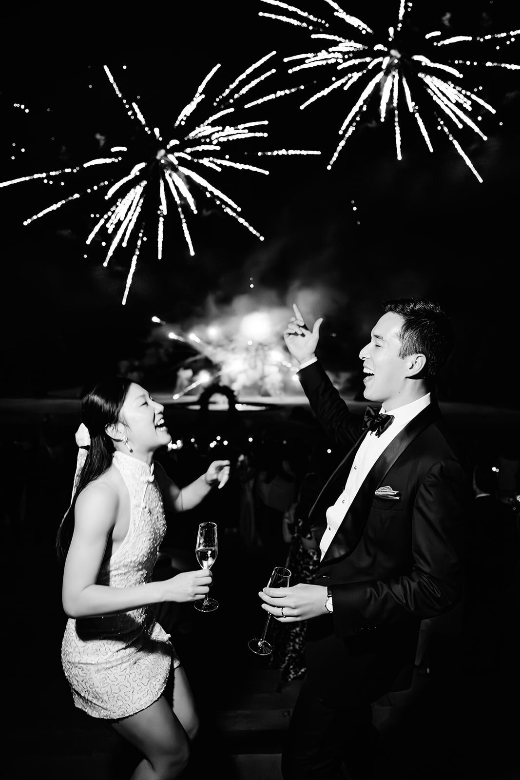 fireworks wedding picture chateau de champlatreux Paris France with Momento Mio organization