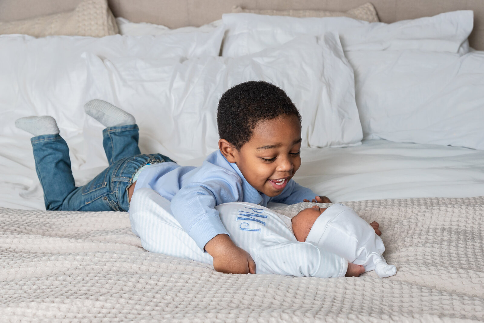 big-brother-and-baby-new-jersey-newborn-photographer