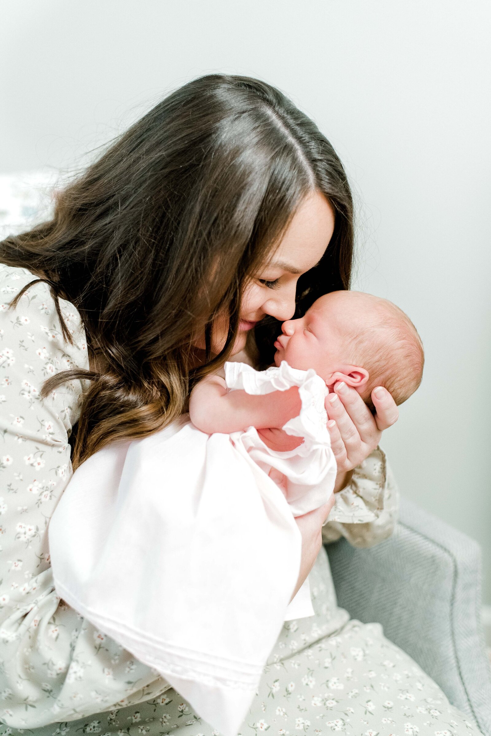 Charlotte-Newborn-Photographer-North-Carolina-Bright-and-Airy-Alyssa-Frost-Photography-In-Home-Session-3