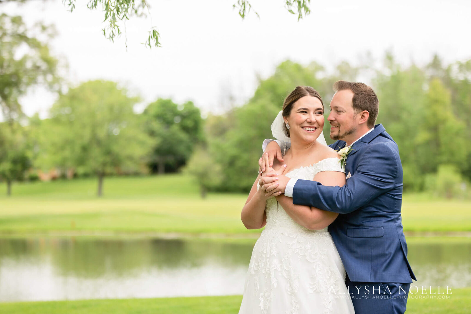 Wedding-at-River-Club-of-Mequon-364