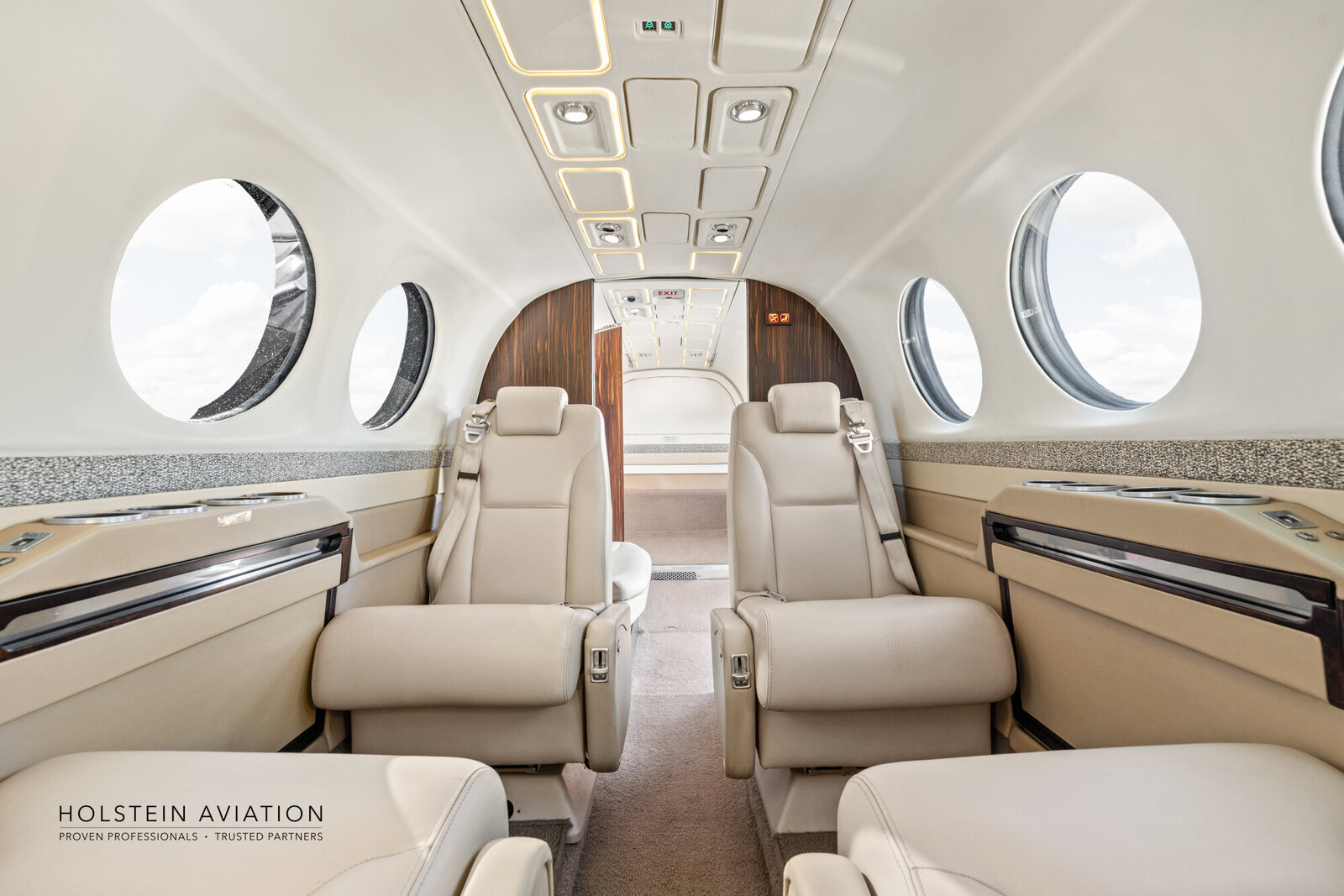 King Air 350 Watermarked-13