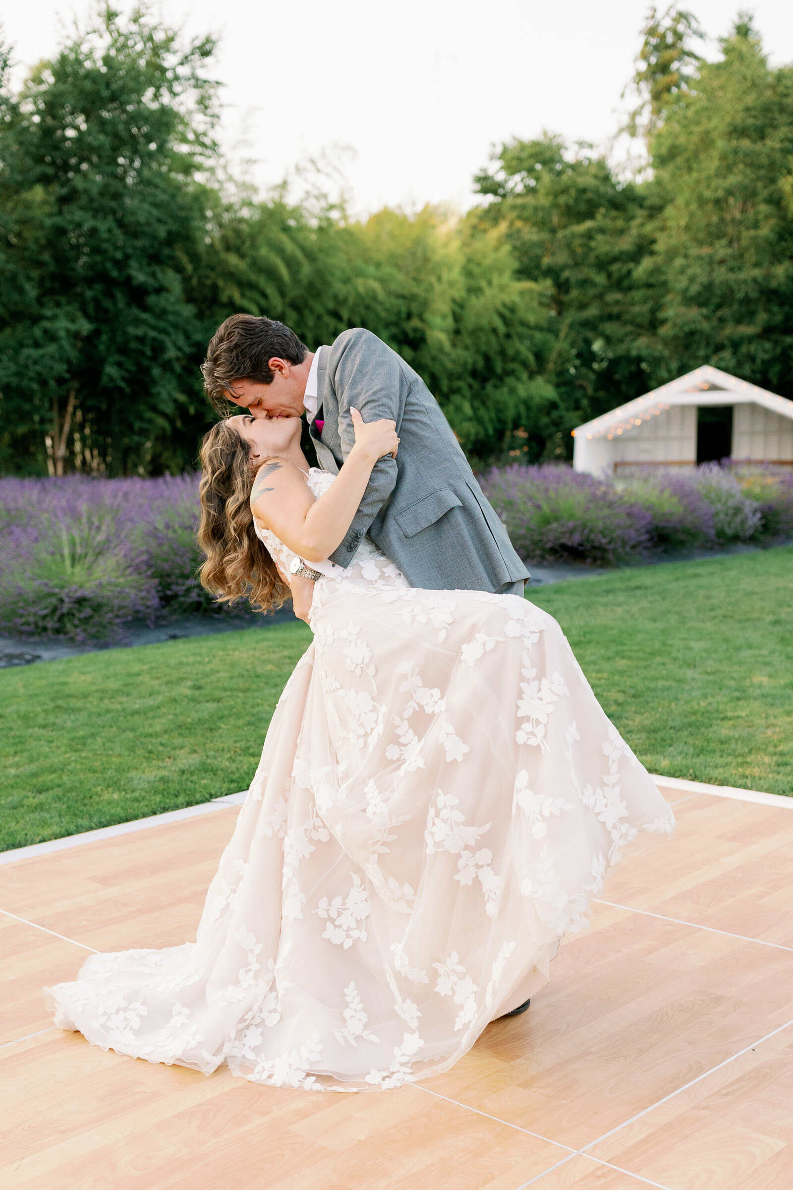 woodinville-lavender-wedding-photographer-31